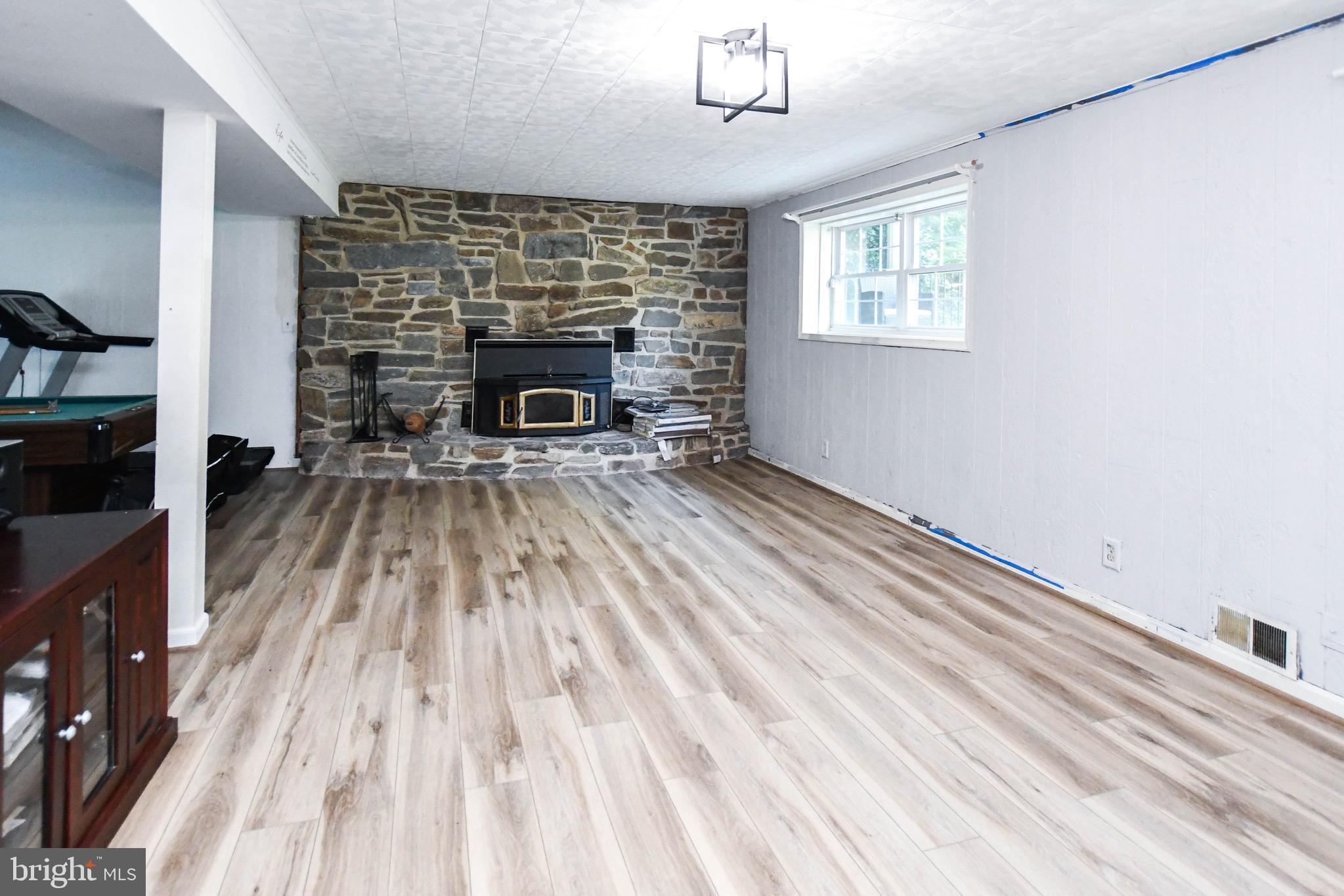 ROLLING ACRES - Residential