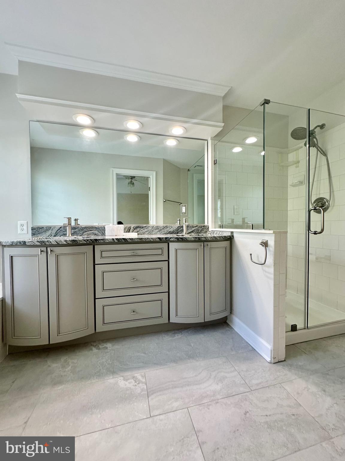 STONEGATE MEWS - Residential Lease