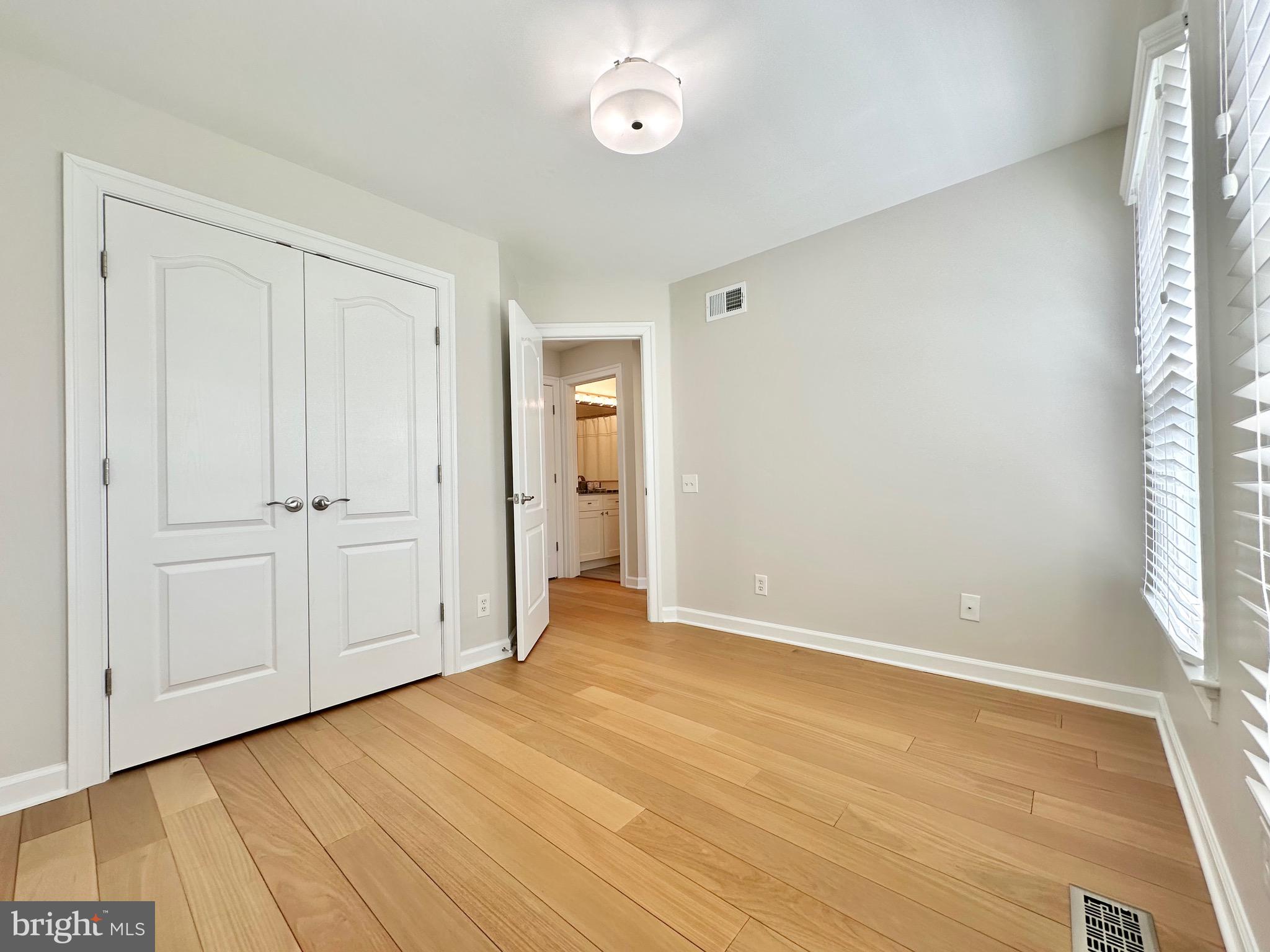 STONEGATE MEWS - Residential Lease