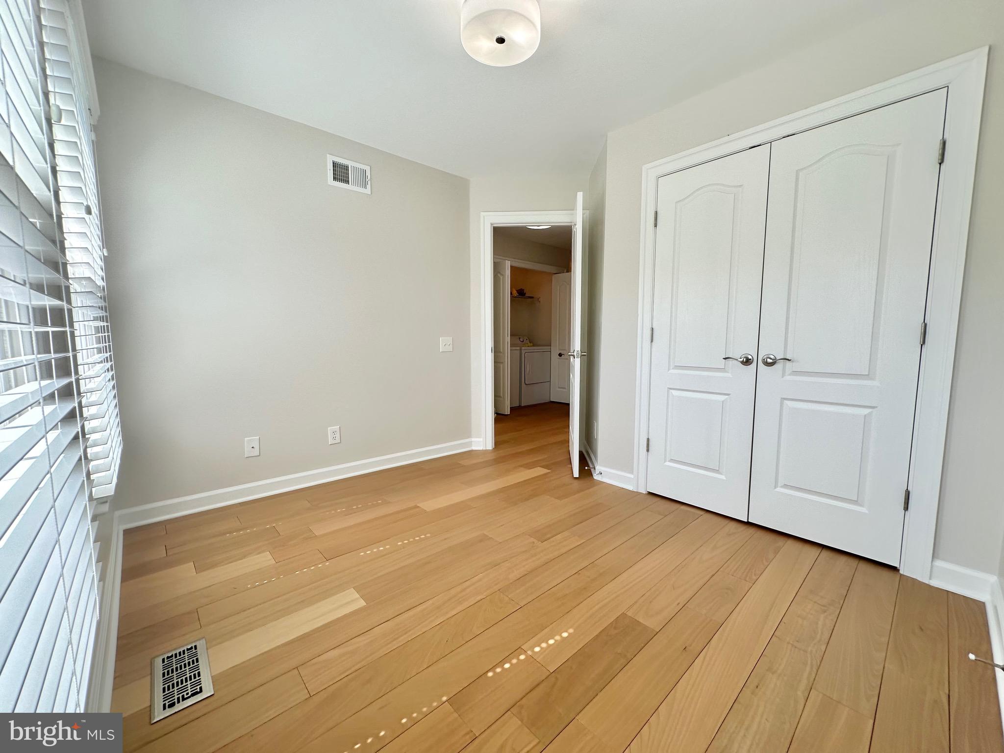 STONEGATE MEWS - Residential Lease