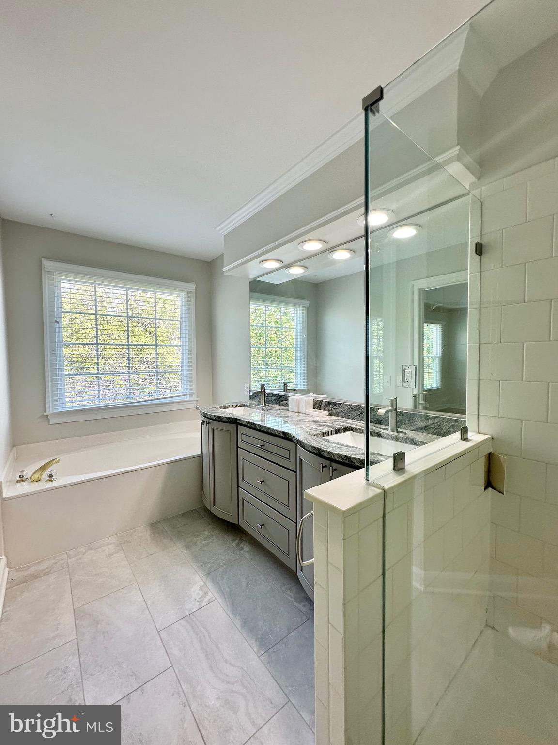 STONEGATE MEWS - Residential Lease