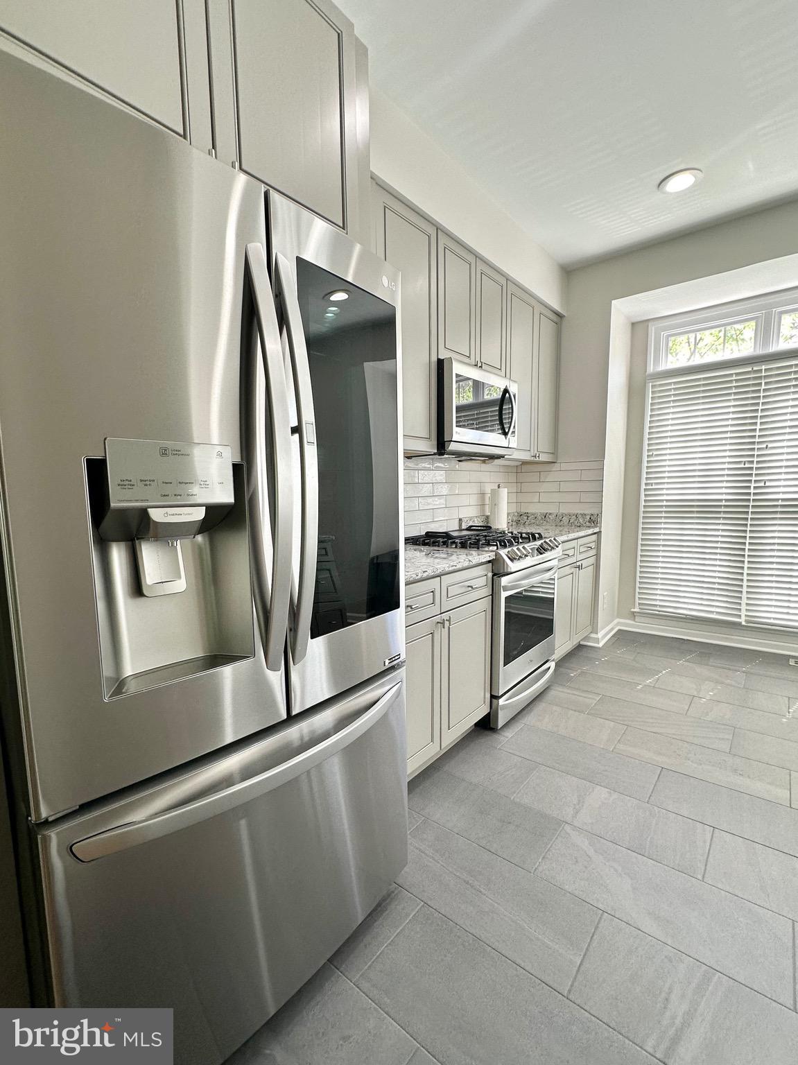 STONEGATE MEWS - Residential Lease