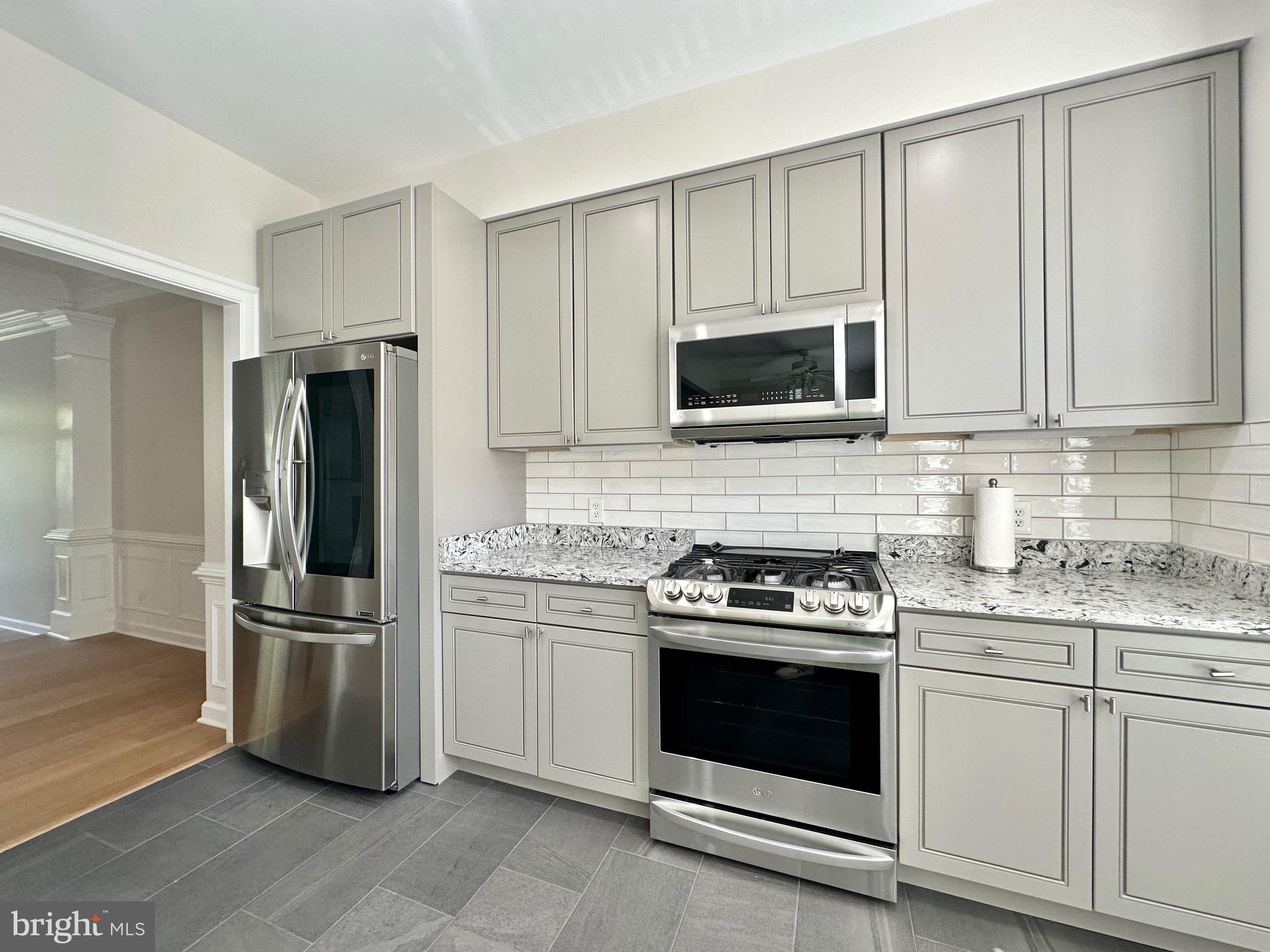 STONEGATE MEWS - Residential Lease