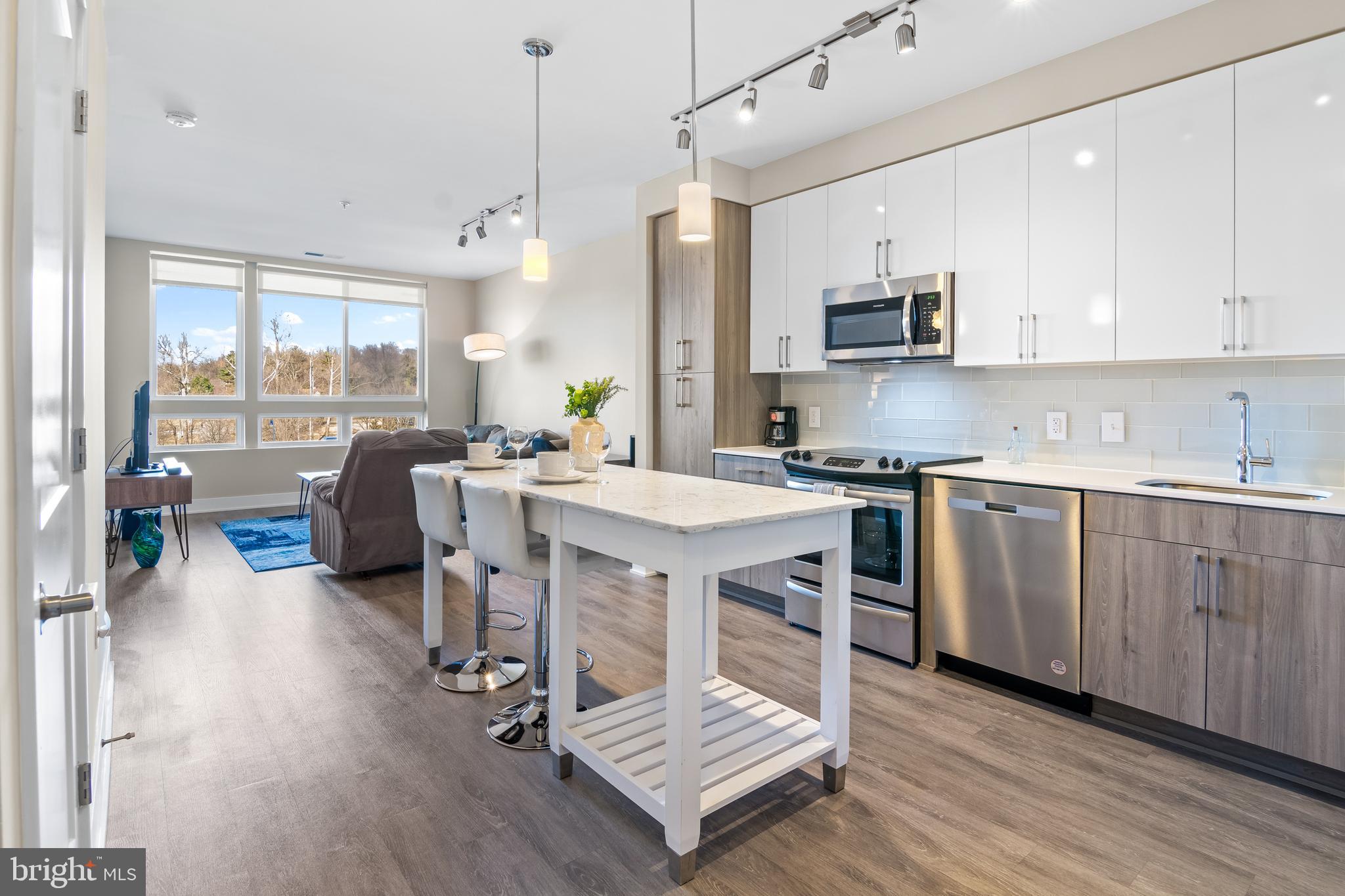 BACK ON THE MARKET WITH A MOTIVATED SELLER!
Qualifies for a $10,000 Welcome Home Grant – contact listing agent for details,
- AND -
Up to 2% Toward Closing Costs with Full-Price Offer!
Experience upscale living in this stunning 1-bedroom, 1-bathroom condo, perfectly situated in the vibrant and highly sought-after National Harbor. This stylish unit features an open-concept layout with sleek hardwood floors, a gourmet kitchen equipped with stainless steel appliances, granite countertops, and ample cabinet space. The spacious bedroom offers a walk-in closet, while the contemporary bathroom delivers a modern, spa-inspired feel.
Enjoy top-tier community amenities including a fitness center, outdoor terrace with grilling area, swimming pool, and secure garage parking. Step outside your door and into the heart of National Harbor, where waterfront dining, boutique shopping, entertainment venues, and cultural attractions await—all just minutes from your home.
This is a rare opportunity to own in one of the region’s most dynamic communities—with unbeatable incentives. Schedule your private tour today!