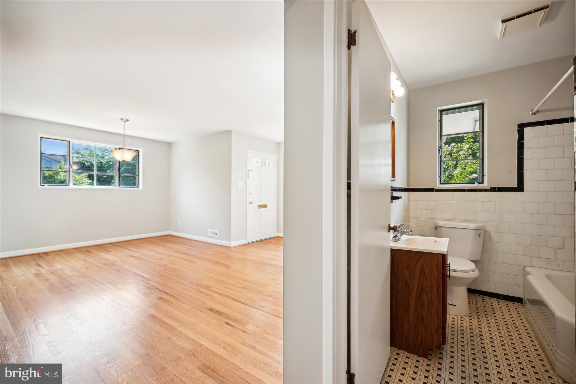 ROCKLAND - Residential