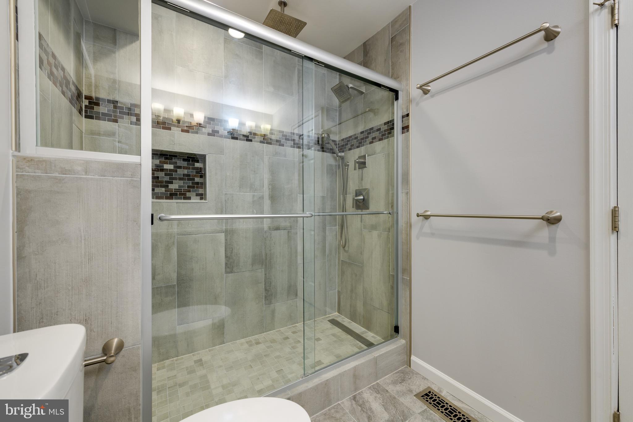 CHESTERBROOK/QUART - Residential Lease