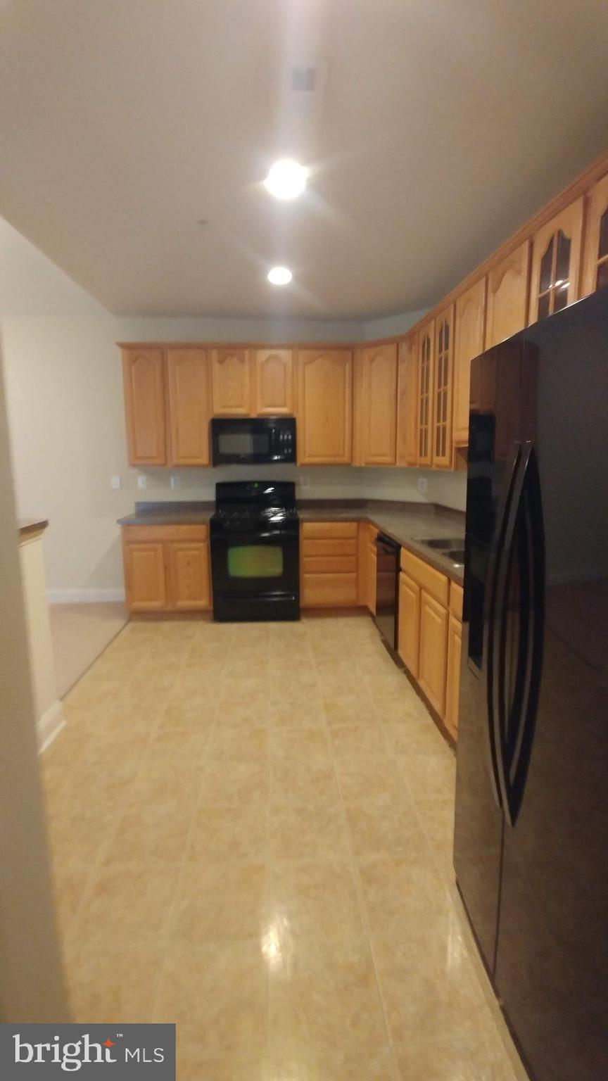 HOLLY WOODS - Residential