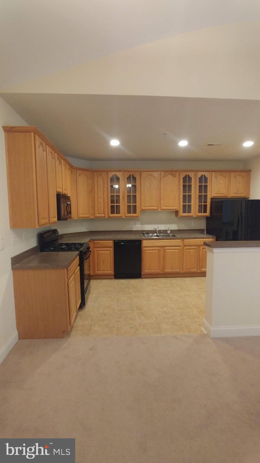 HOLLY WOODS - Residential