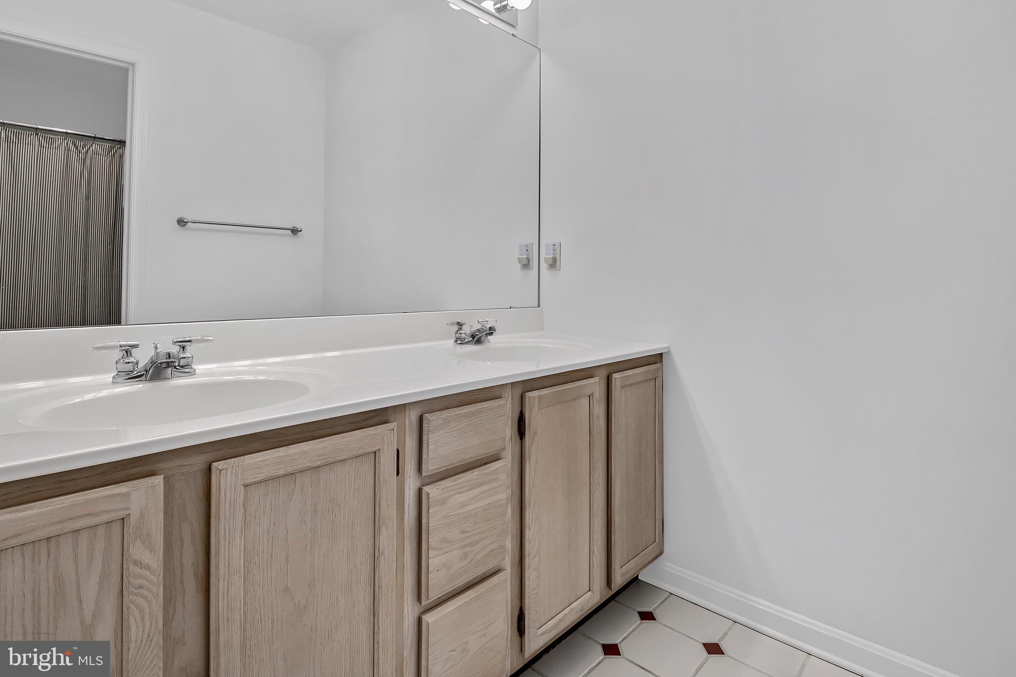 STRAWBERRY FIELDS - Residential