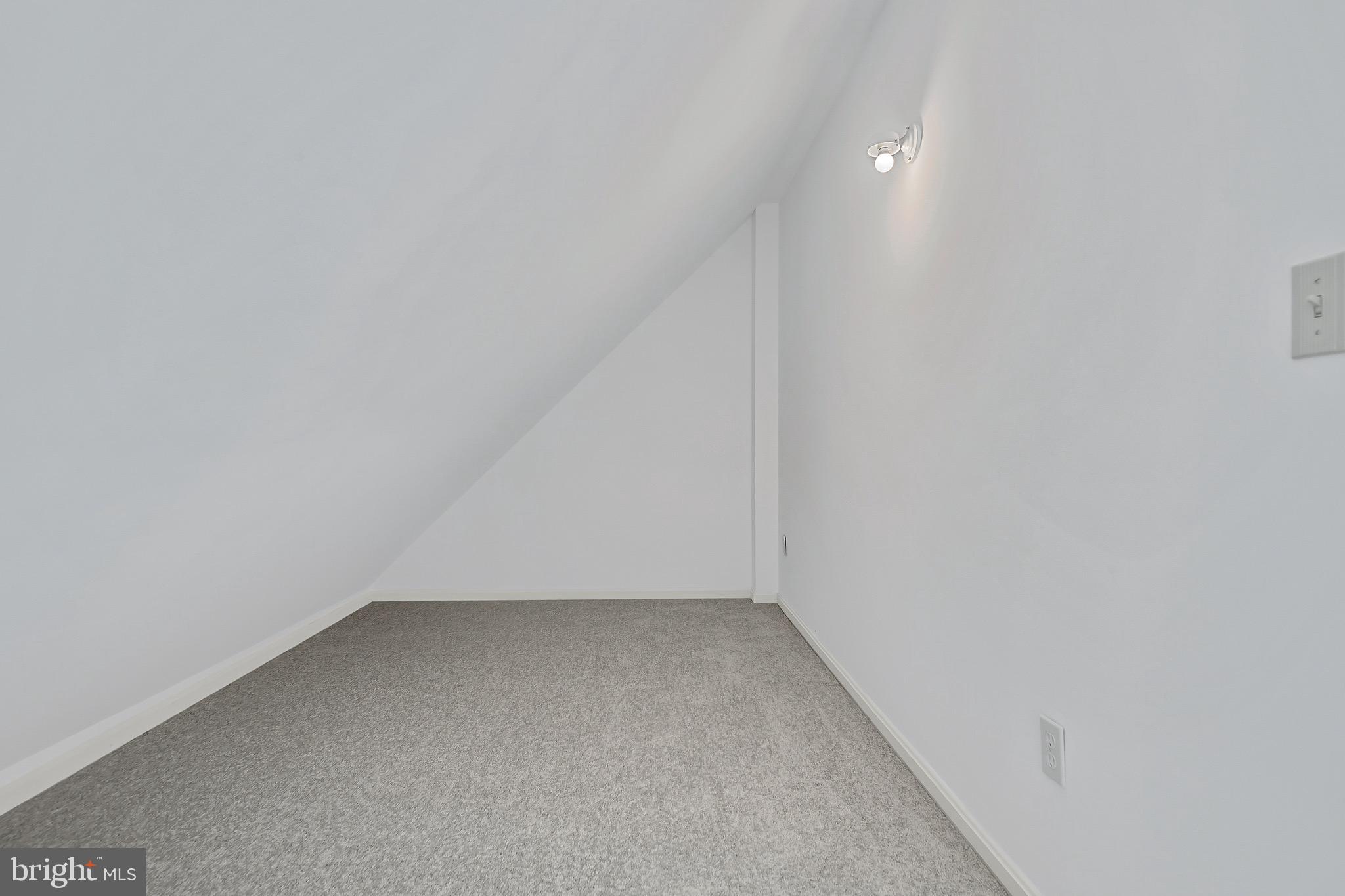 STRAWBERRY FIELDS - Residential