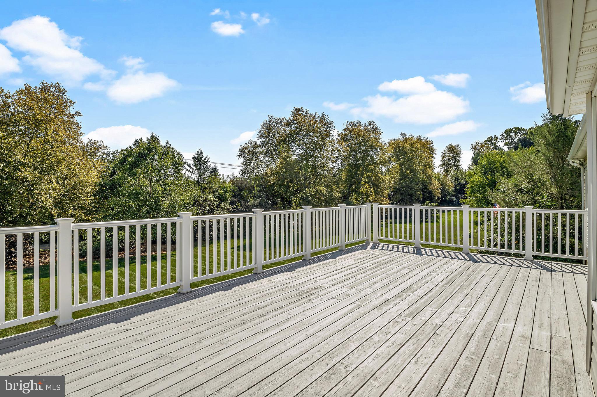 STRAWBERRY FIELDS - Residential