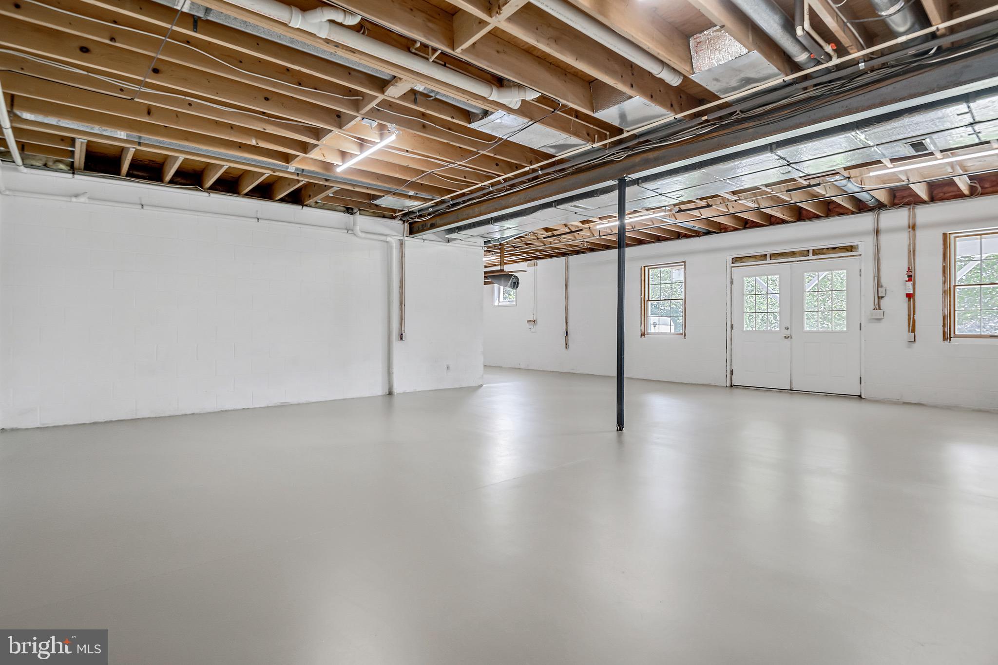 STRAWBERRY FIELDS - Residential