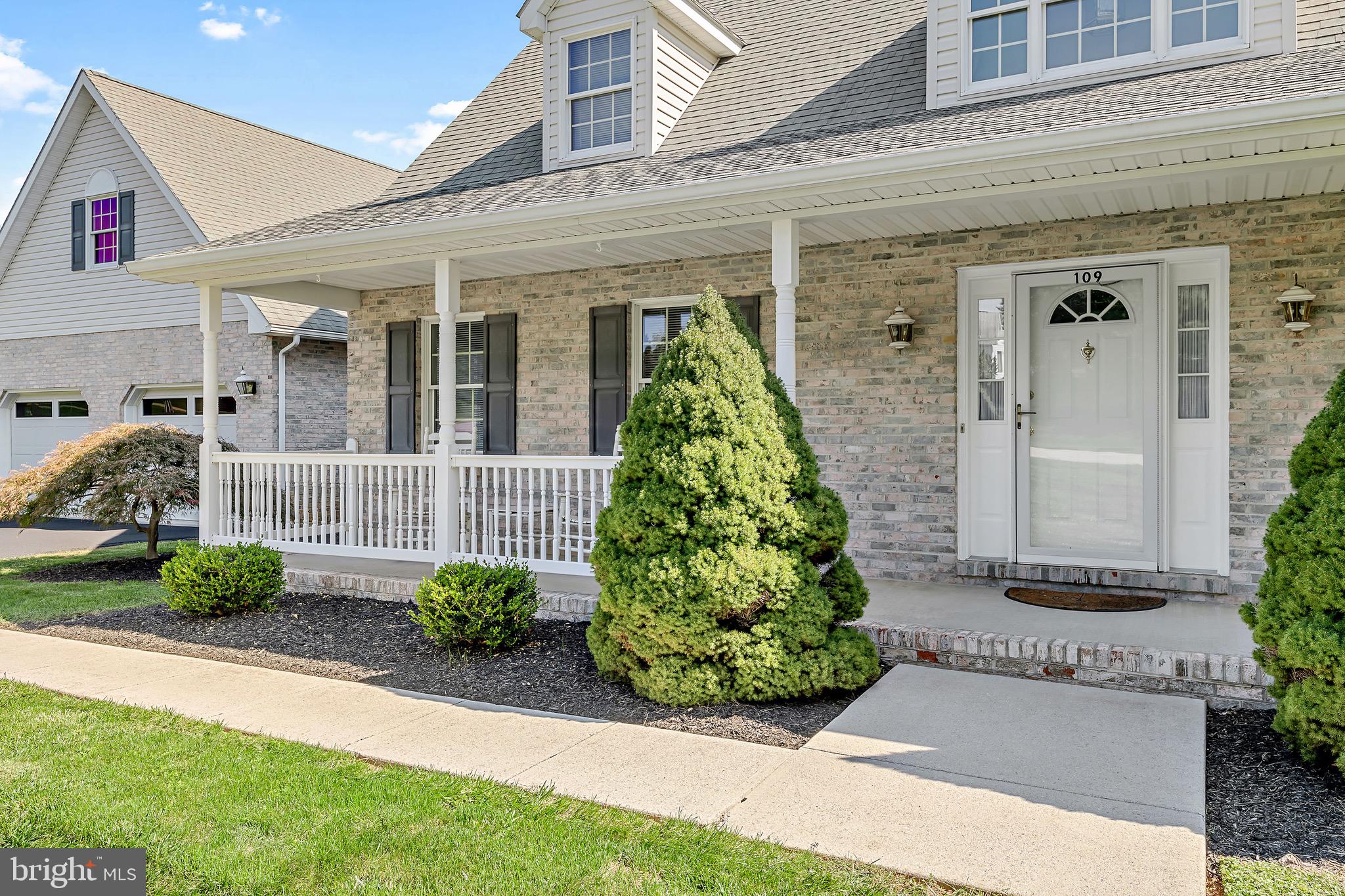 STRAWBERRY FIELDS - Residential