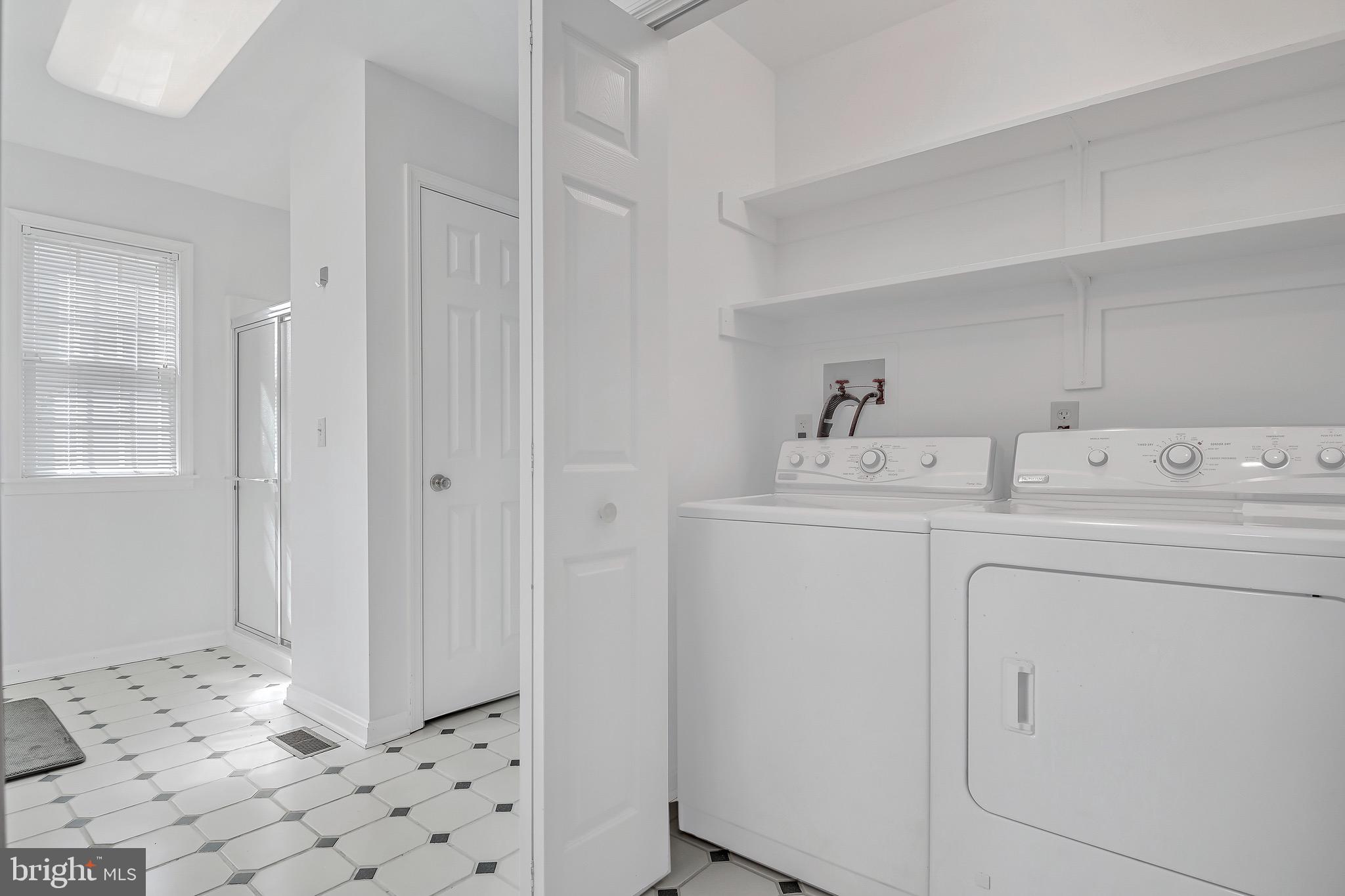 STRAWBERRY FIELDS - Residential