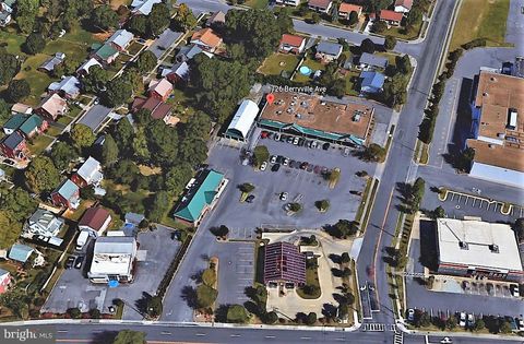 Photo of 724 Berryville Avenue, WINCHESTER, VA 22601 (MLS # VAWI2009876)