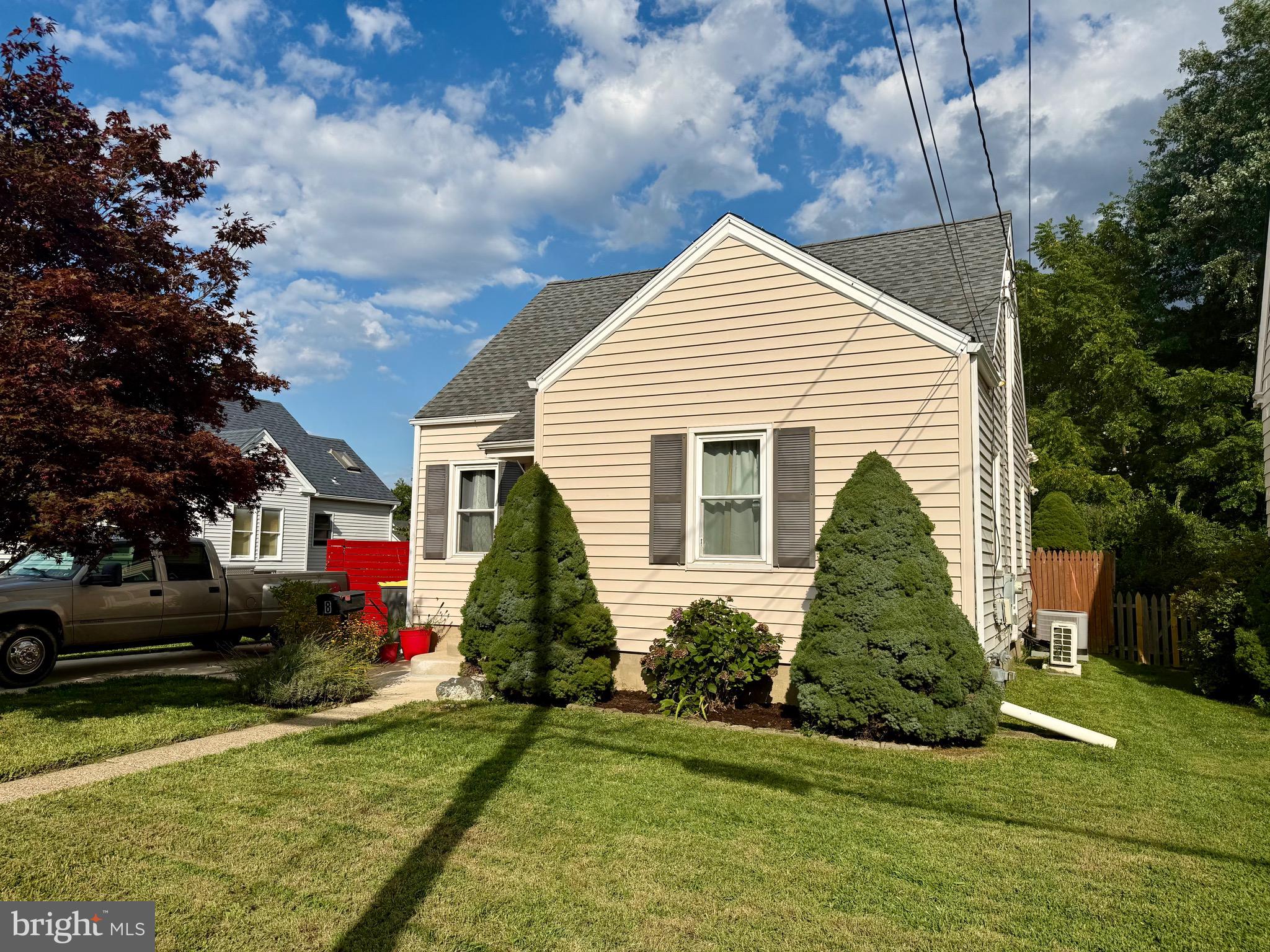 8 NORTH AVENUE