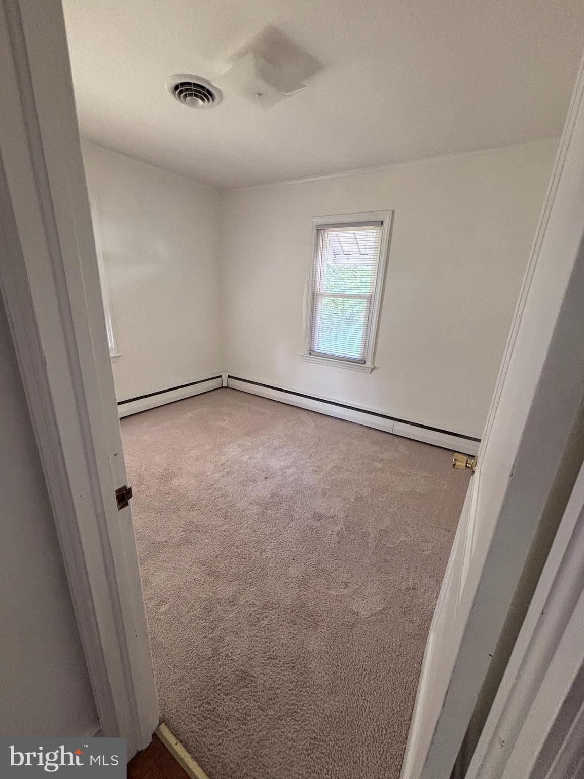 EASTON - Residential Lease