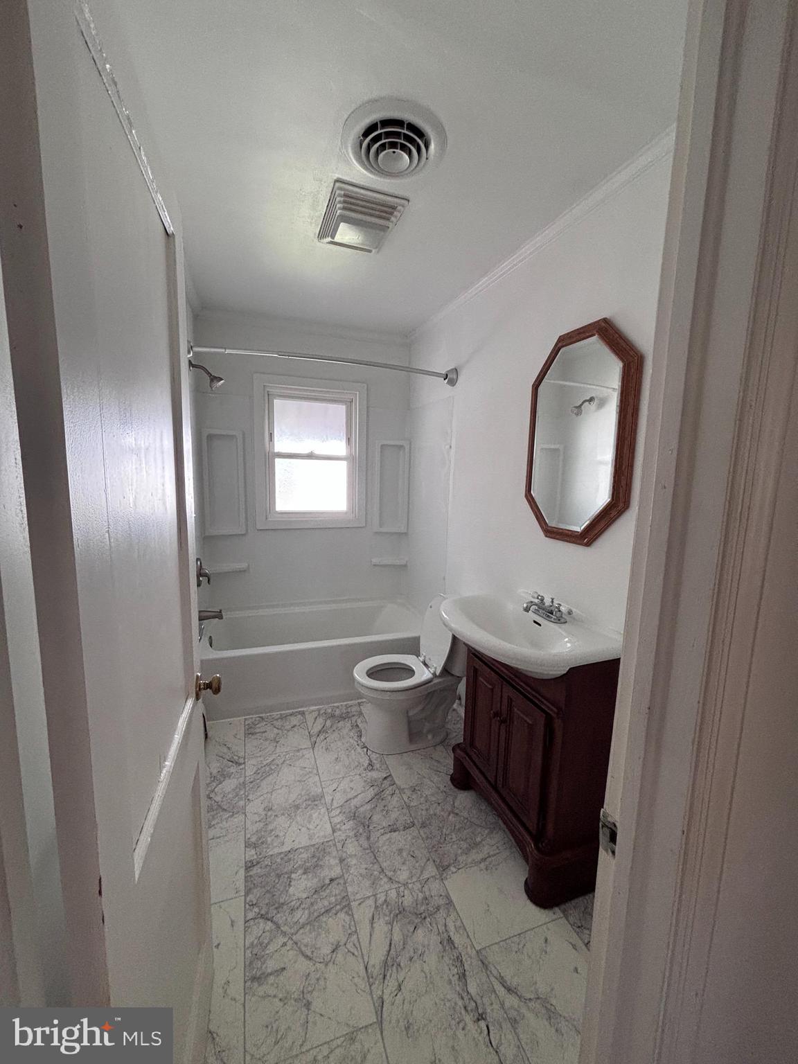 EASTON - Residential Lease