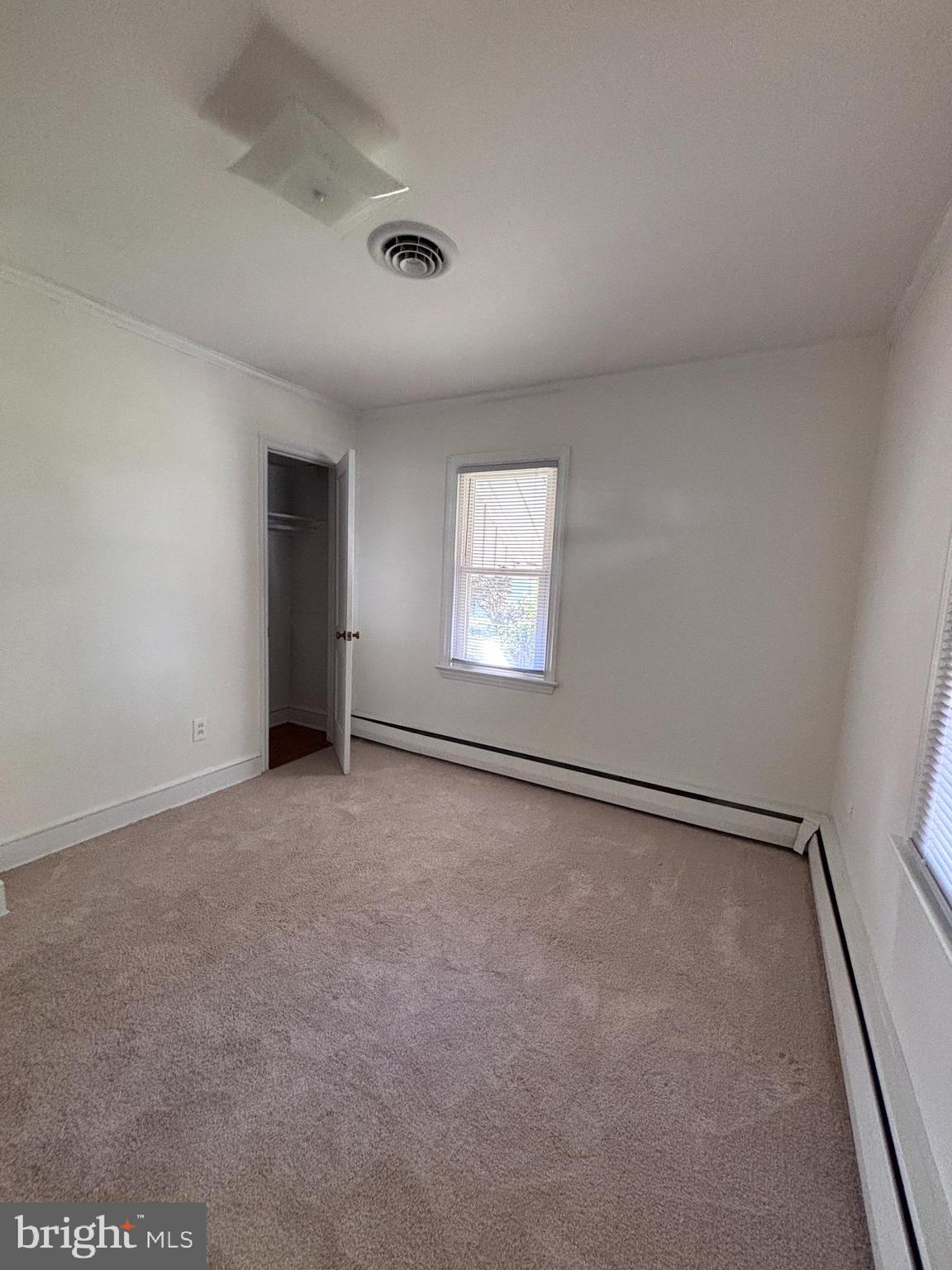 EASTON - Residential Lease