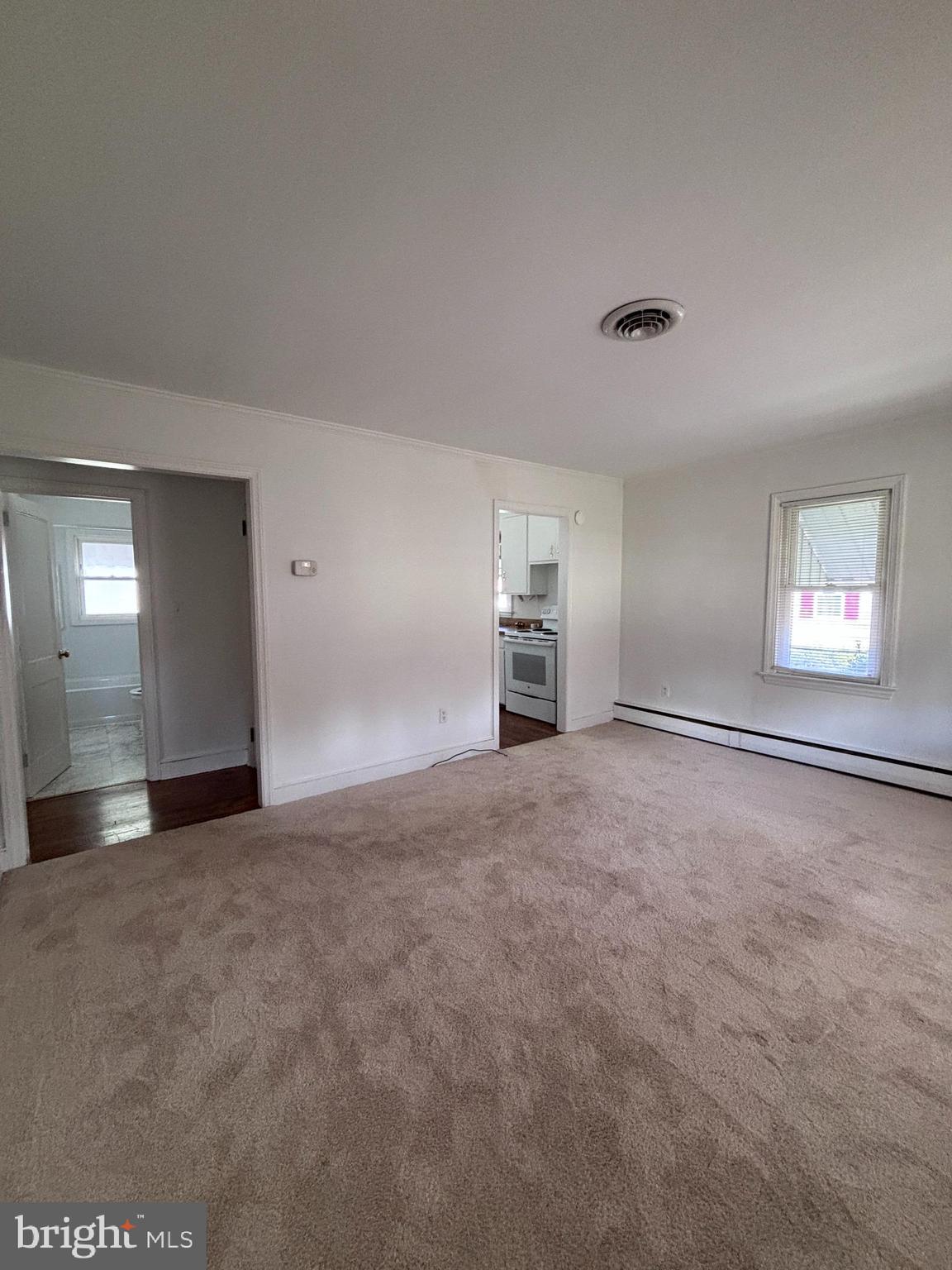 EASTON - Residential Lease