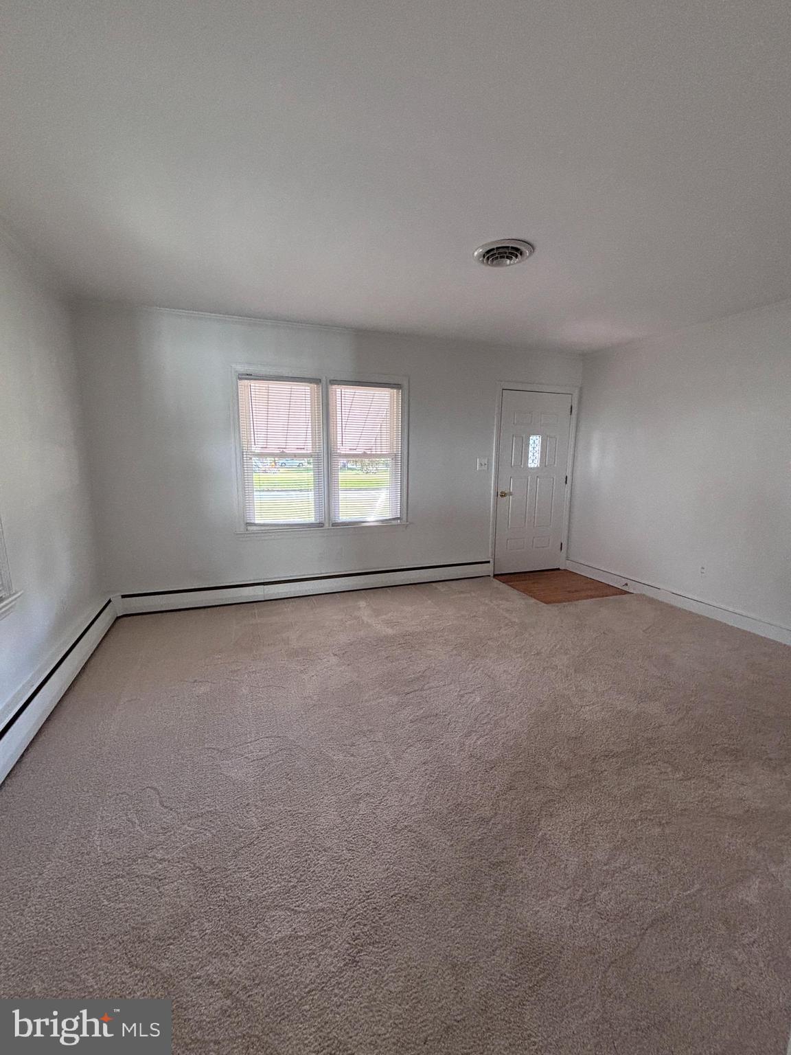 EASTON - Residential Lease