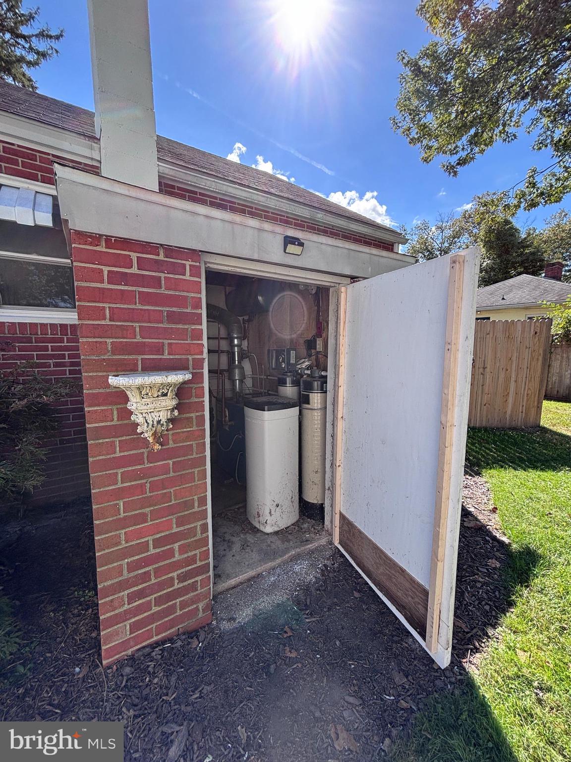 EASTON - Residential Lease