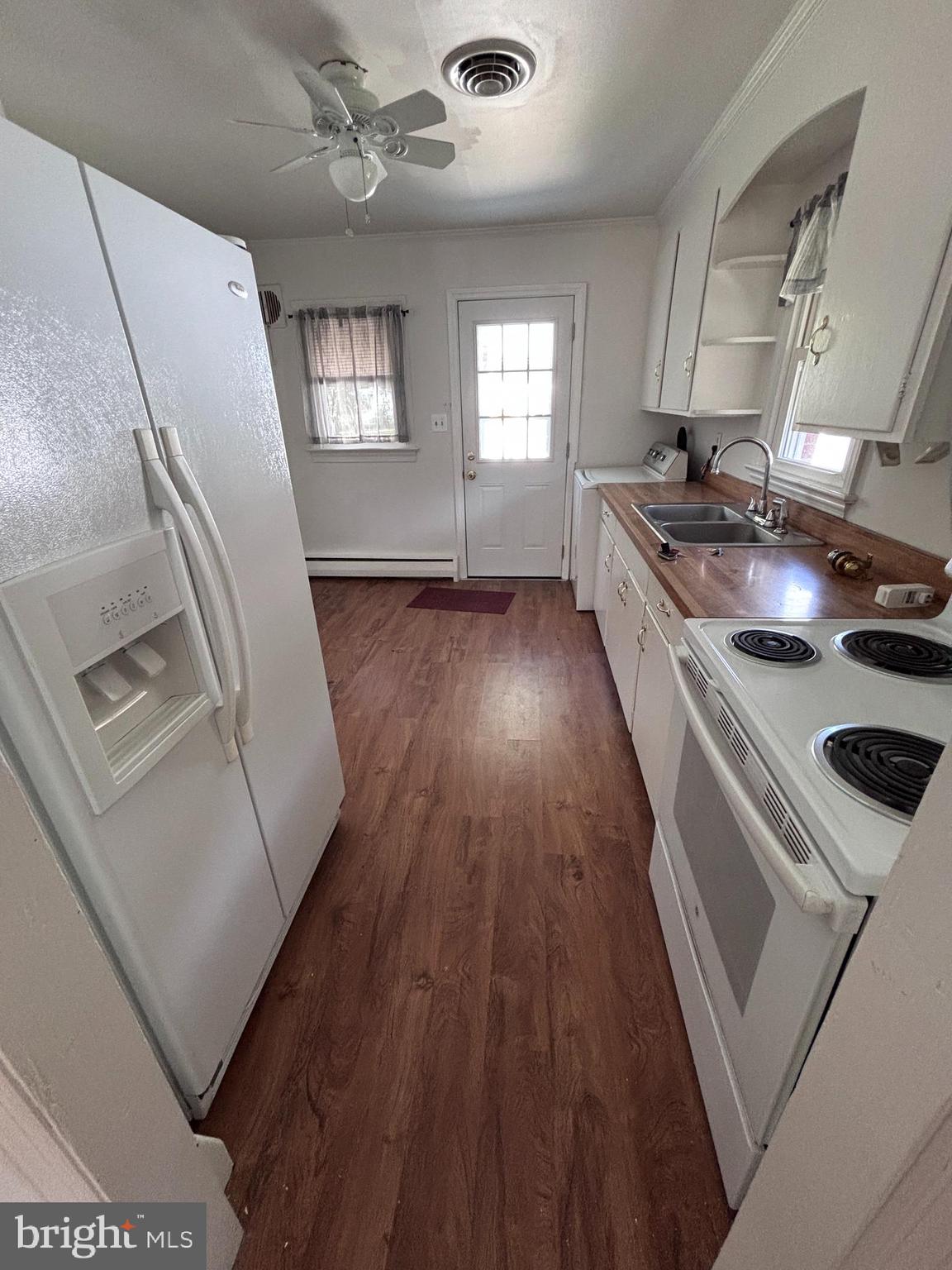 EASTON - Residential Lease