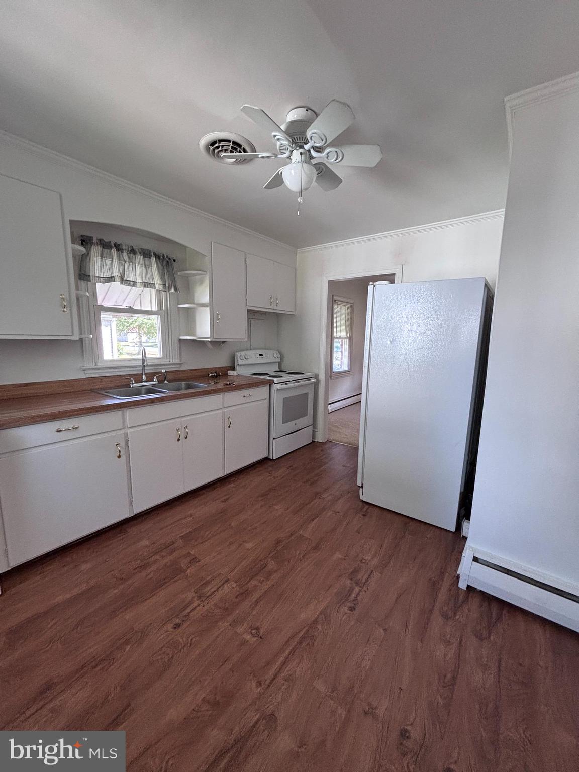 EASTON - Residential Lease