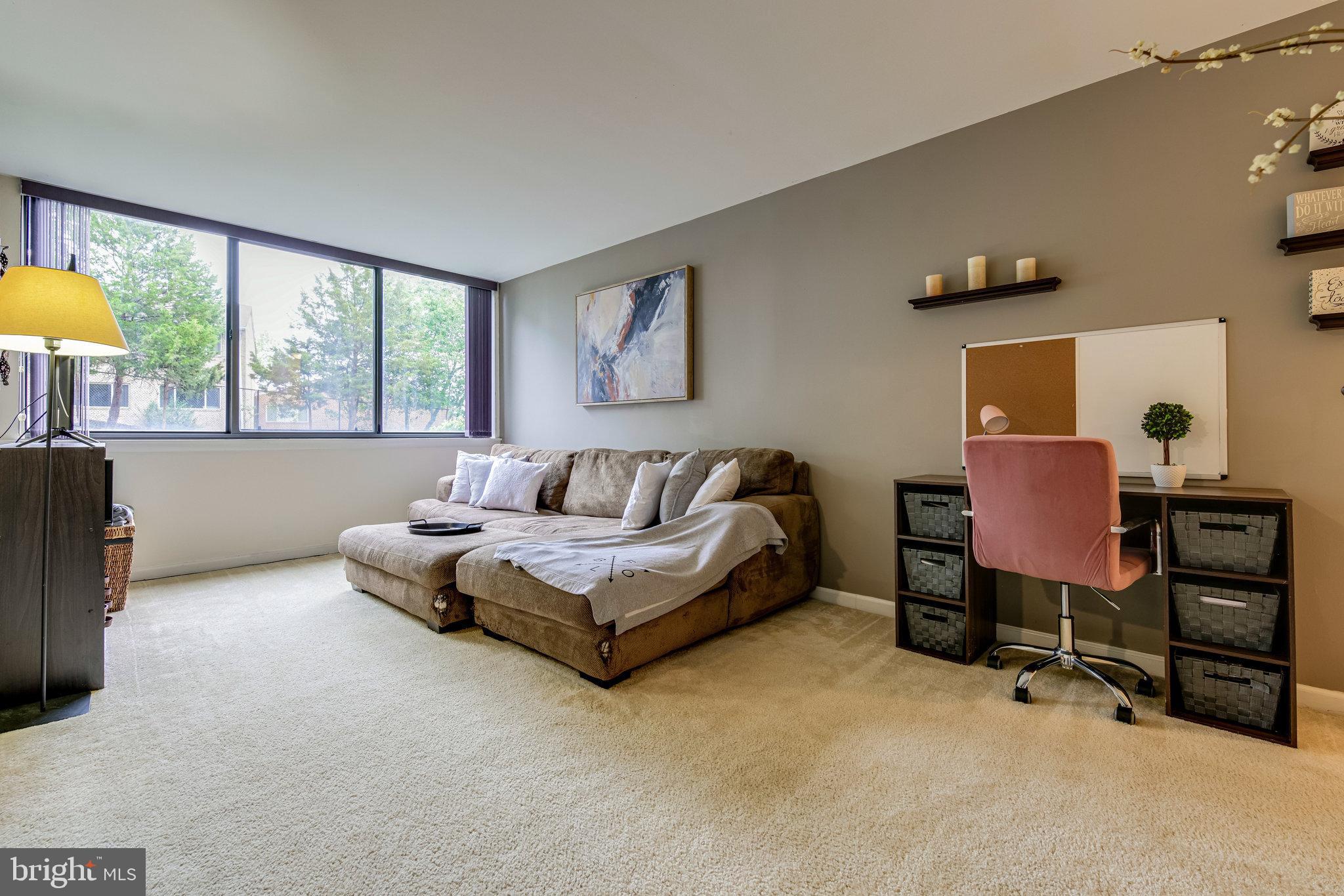 SAXONY SQUARE - Residential