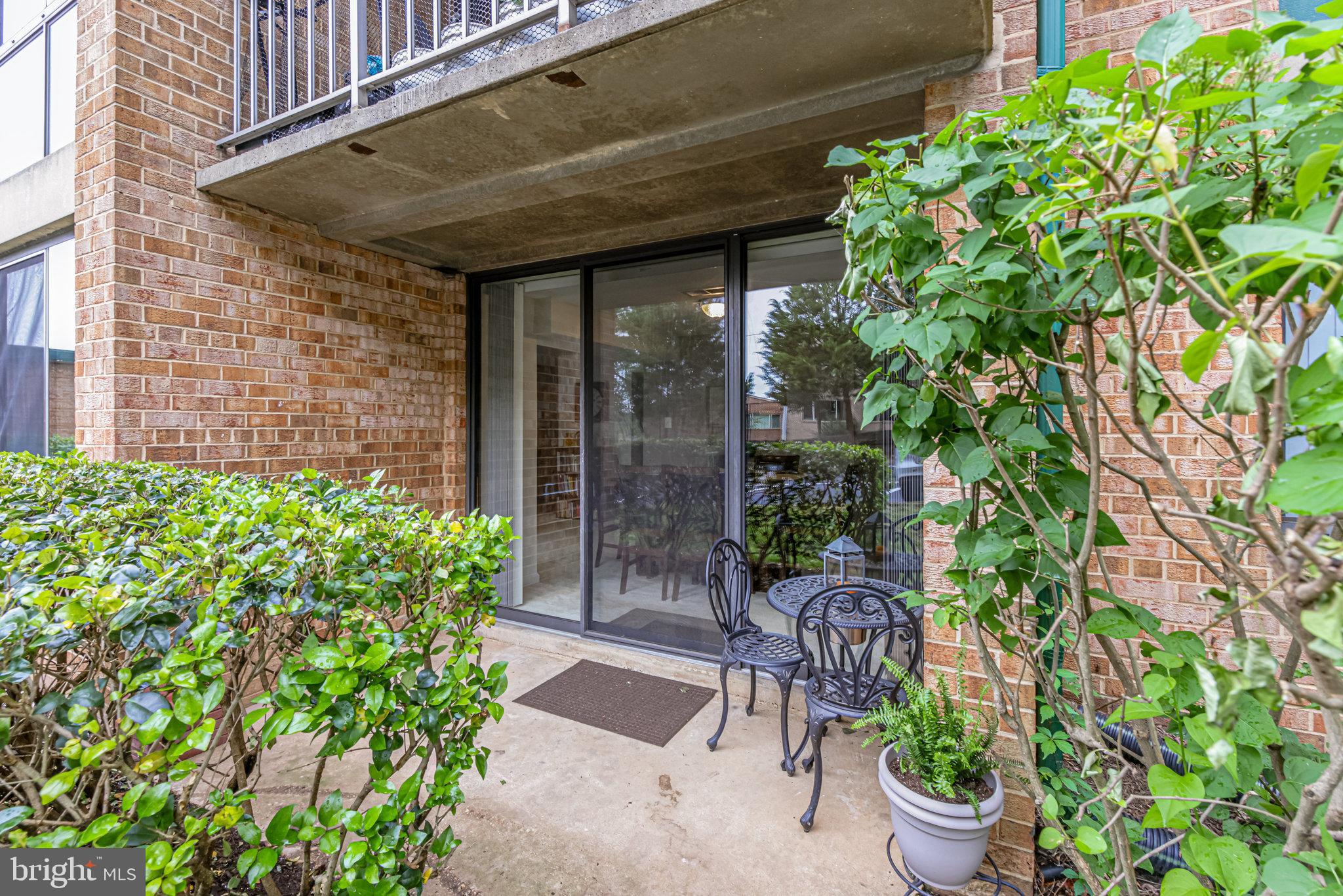 SAXONY SQUARE - Residential