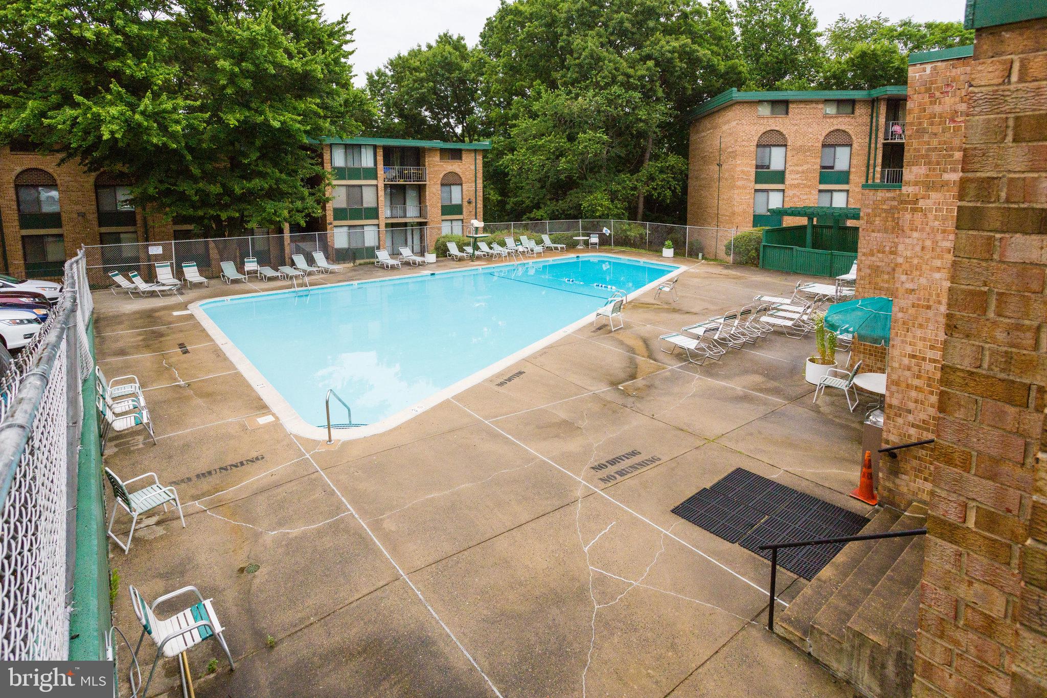 SAXONY SQUARE - Residential