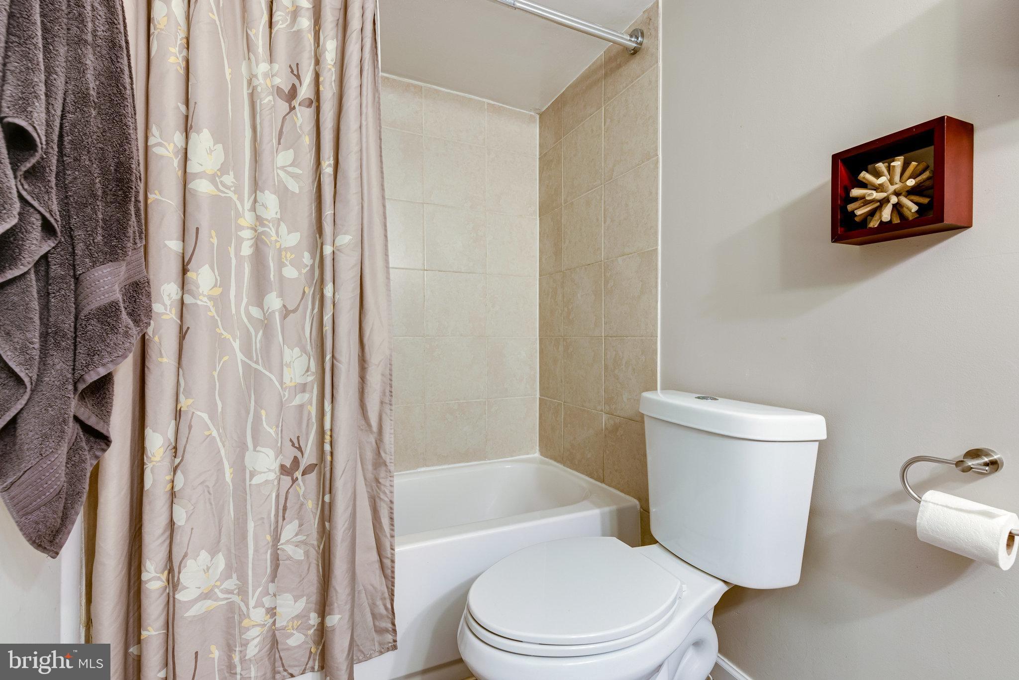 SAXONY SQUARE - Residential