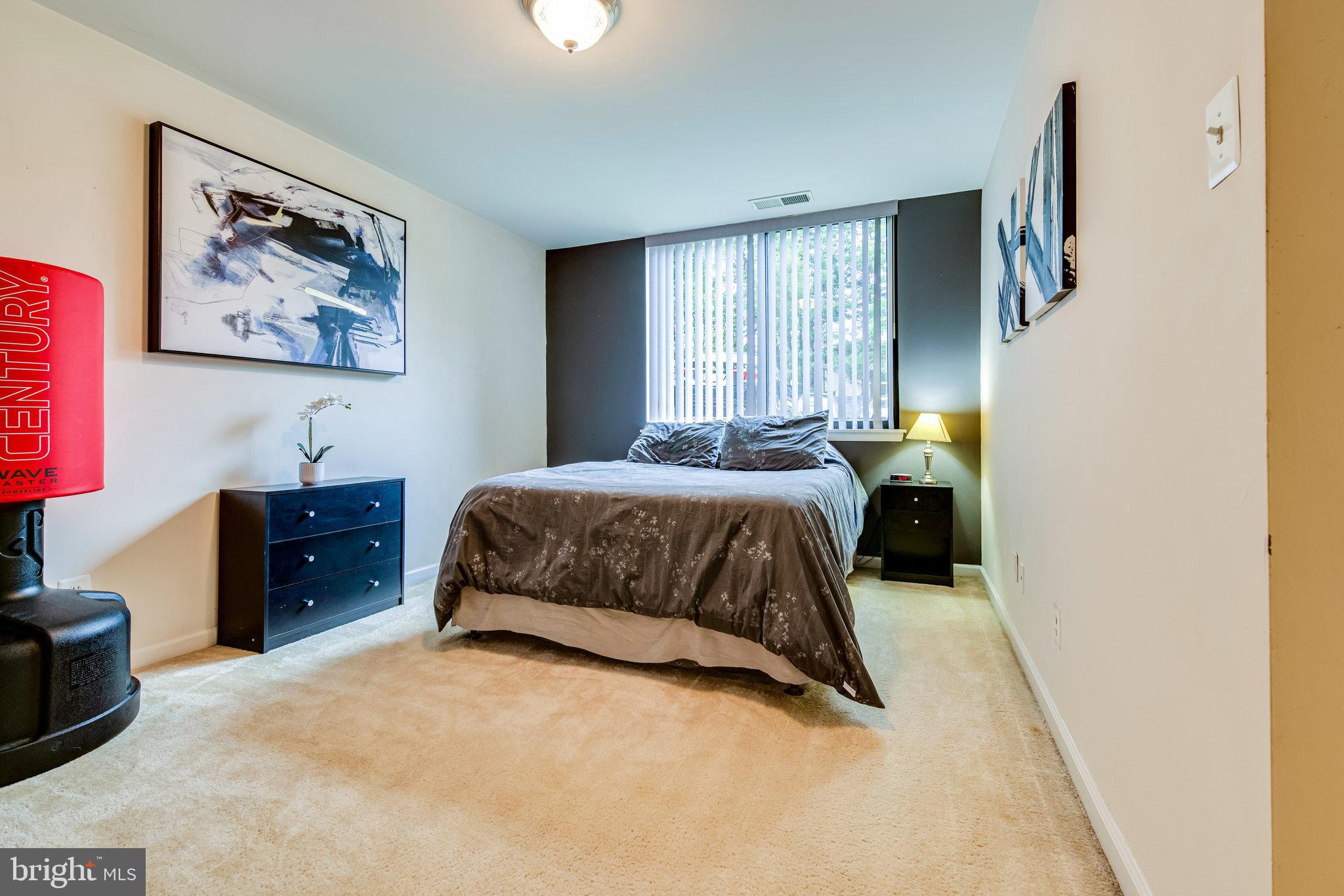 SAXONY SQUARE - Residential