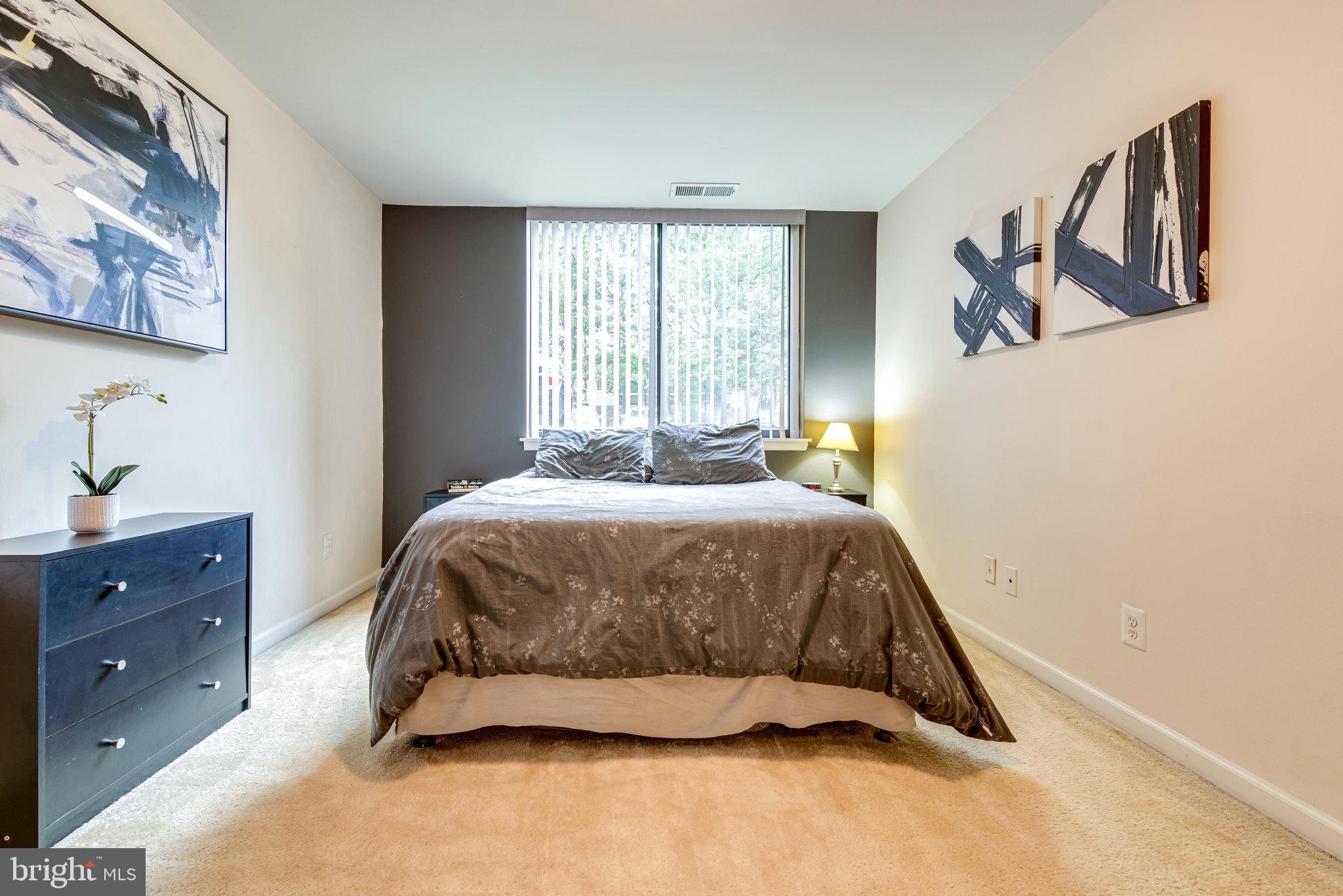 SAXONY SQUARE - Residential