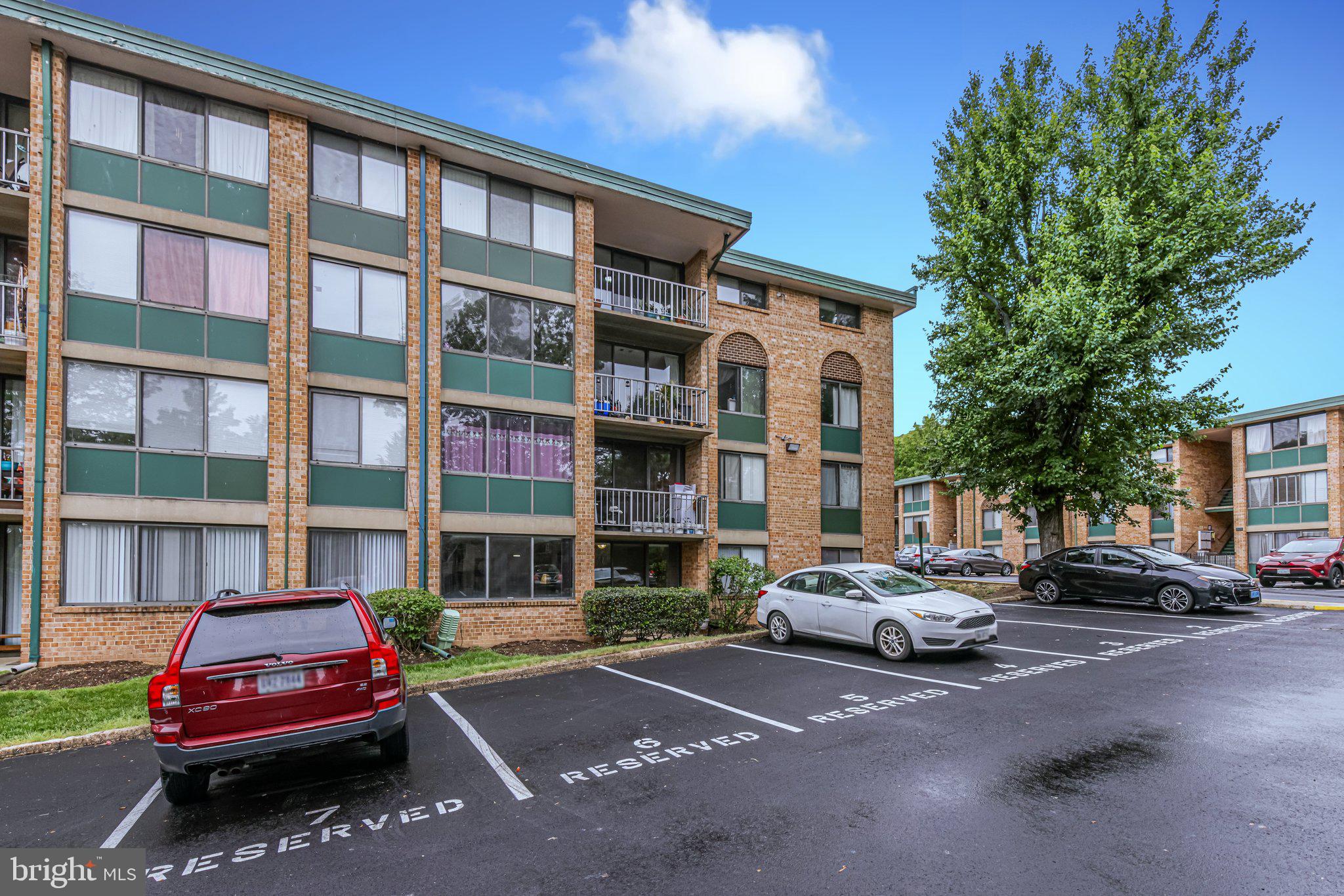 SAXONY SQUARE - Residential