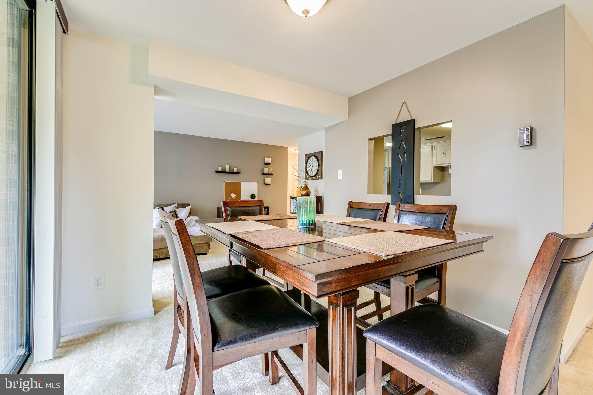 SAXONY SQUARE - Residential