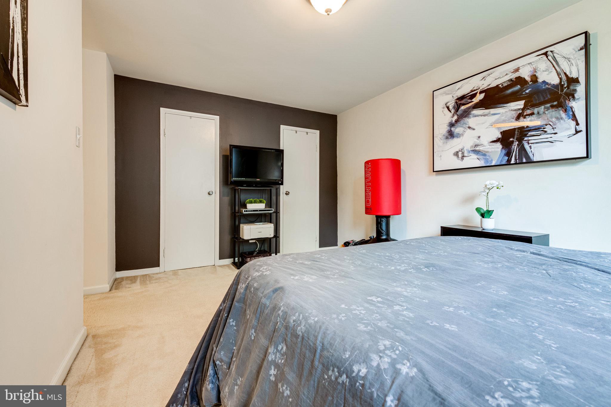 SAXONY SQUARE - Residential