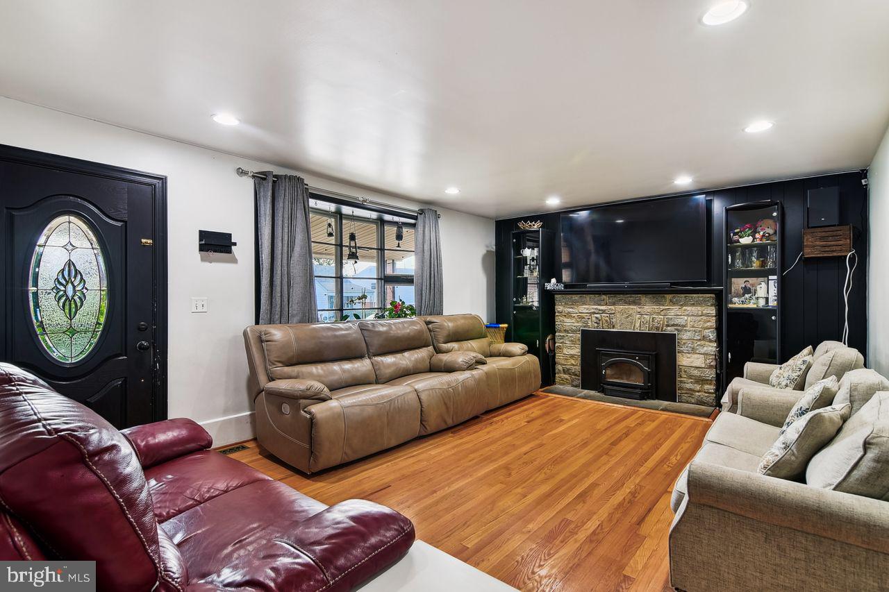 RIDGEWOOD - Residential