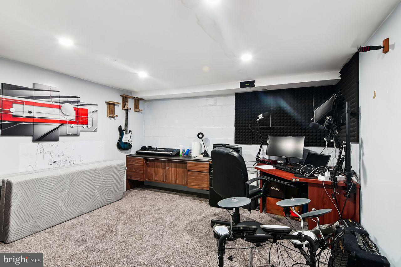 RIDGEWOOD - Residential