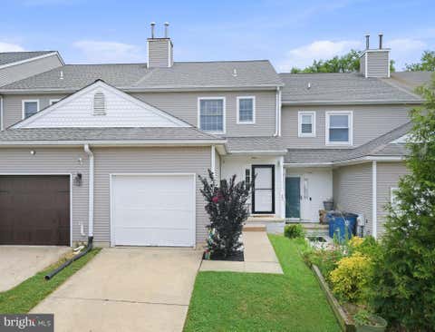 Townhouse For Sale - 23 S Merriment Drive<br/> NEWARK, DE 19702