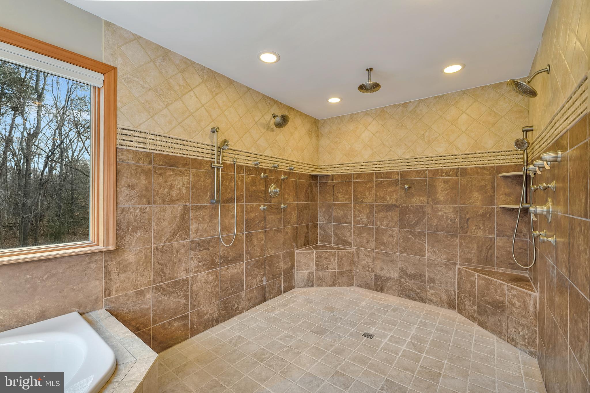 PARADISE BEACH - Residential