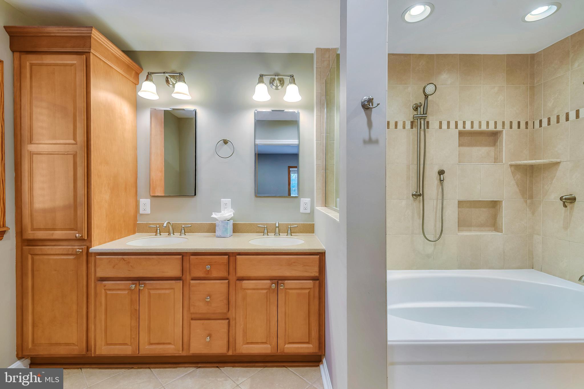 PARADISE BEACH - Residential