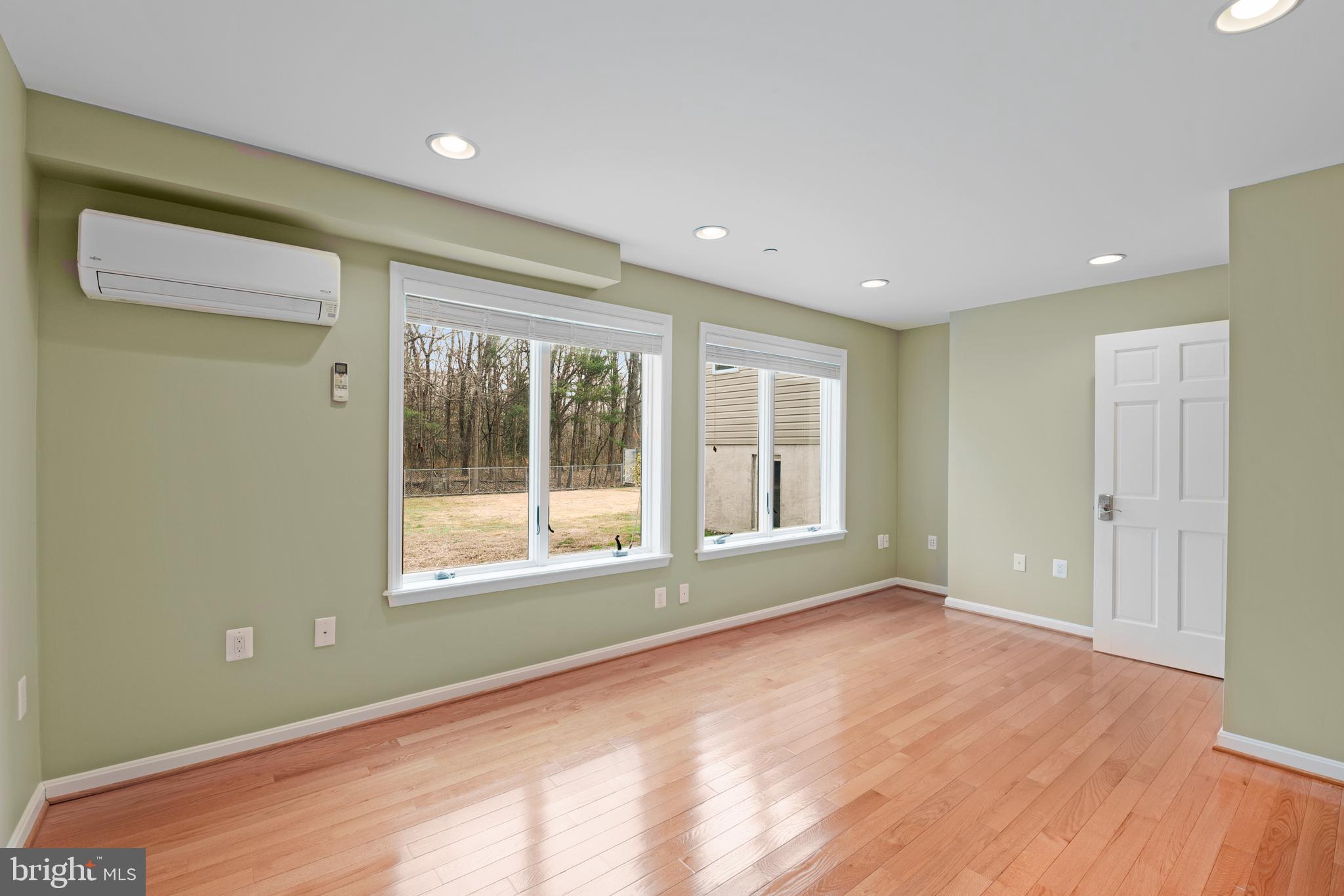 PARADISE BEACH - Residential