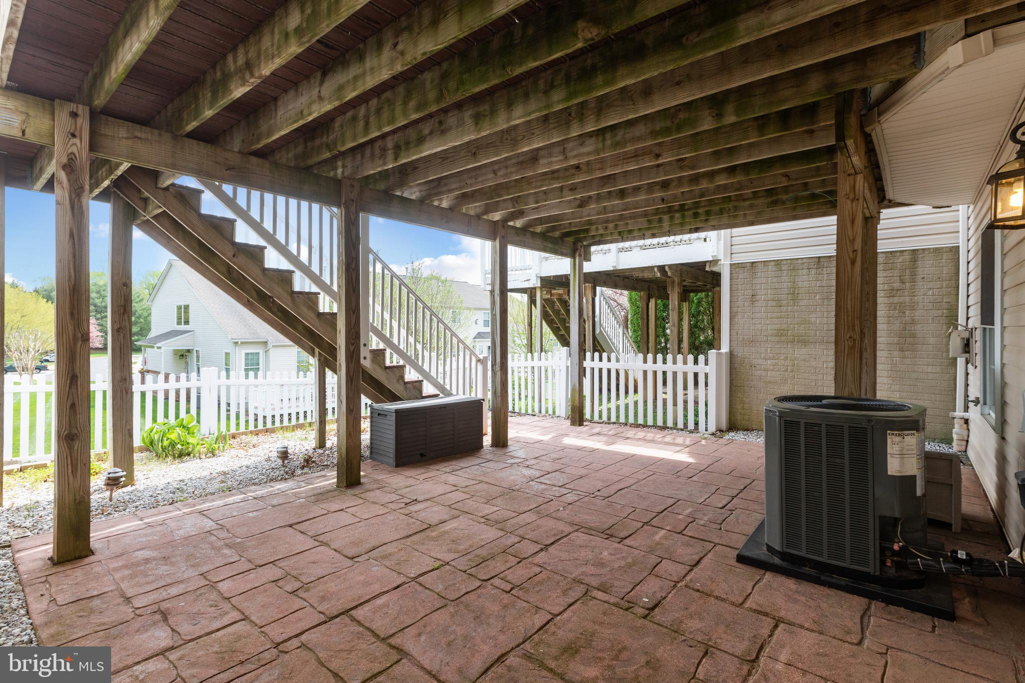 DEER SPRING - Residential