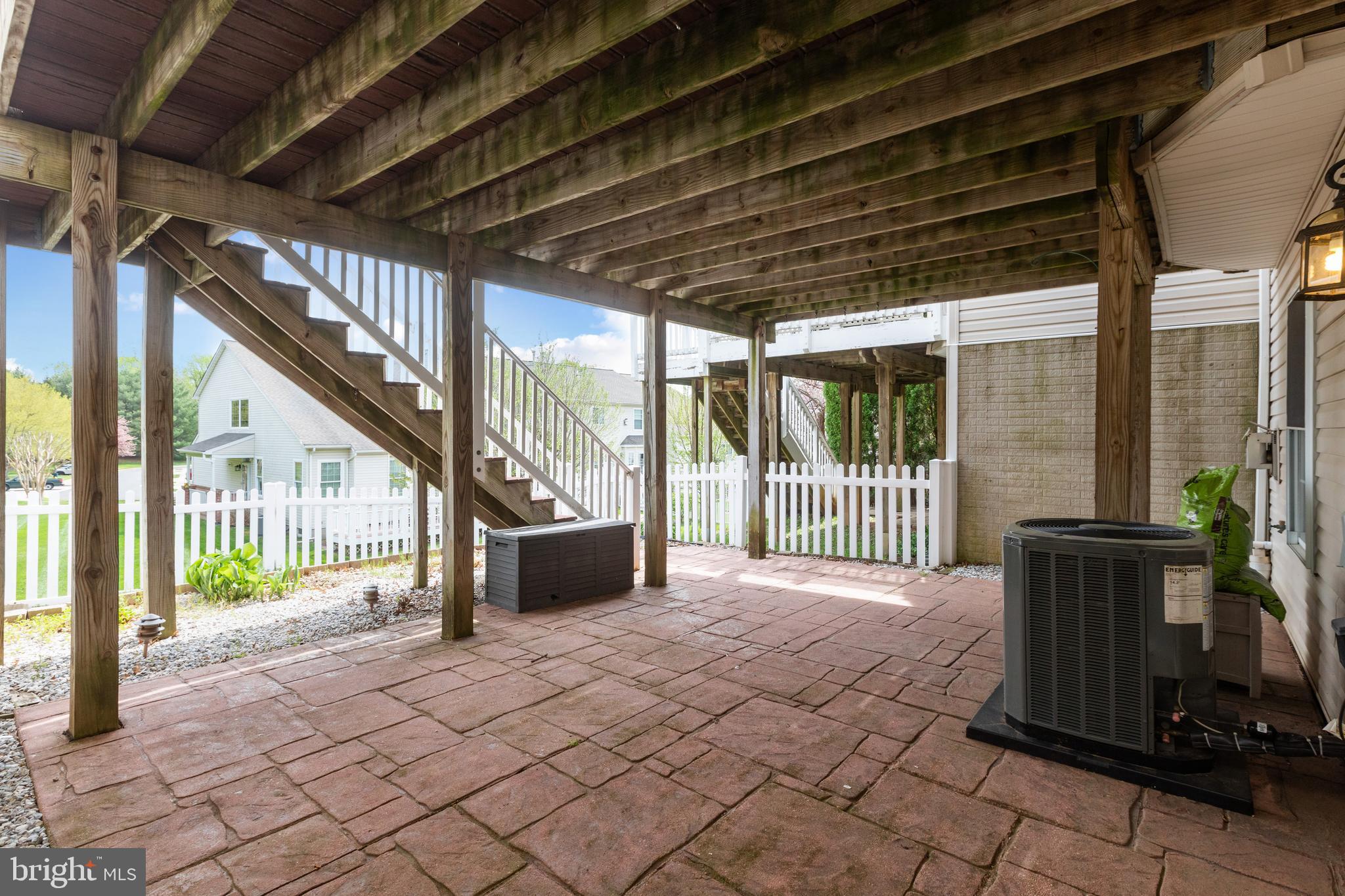 DEER SPRING - Residential