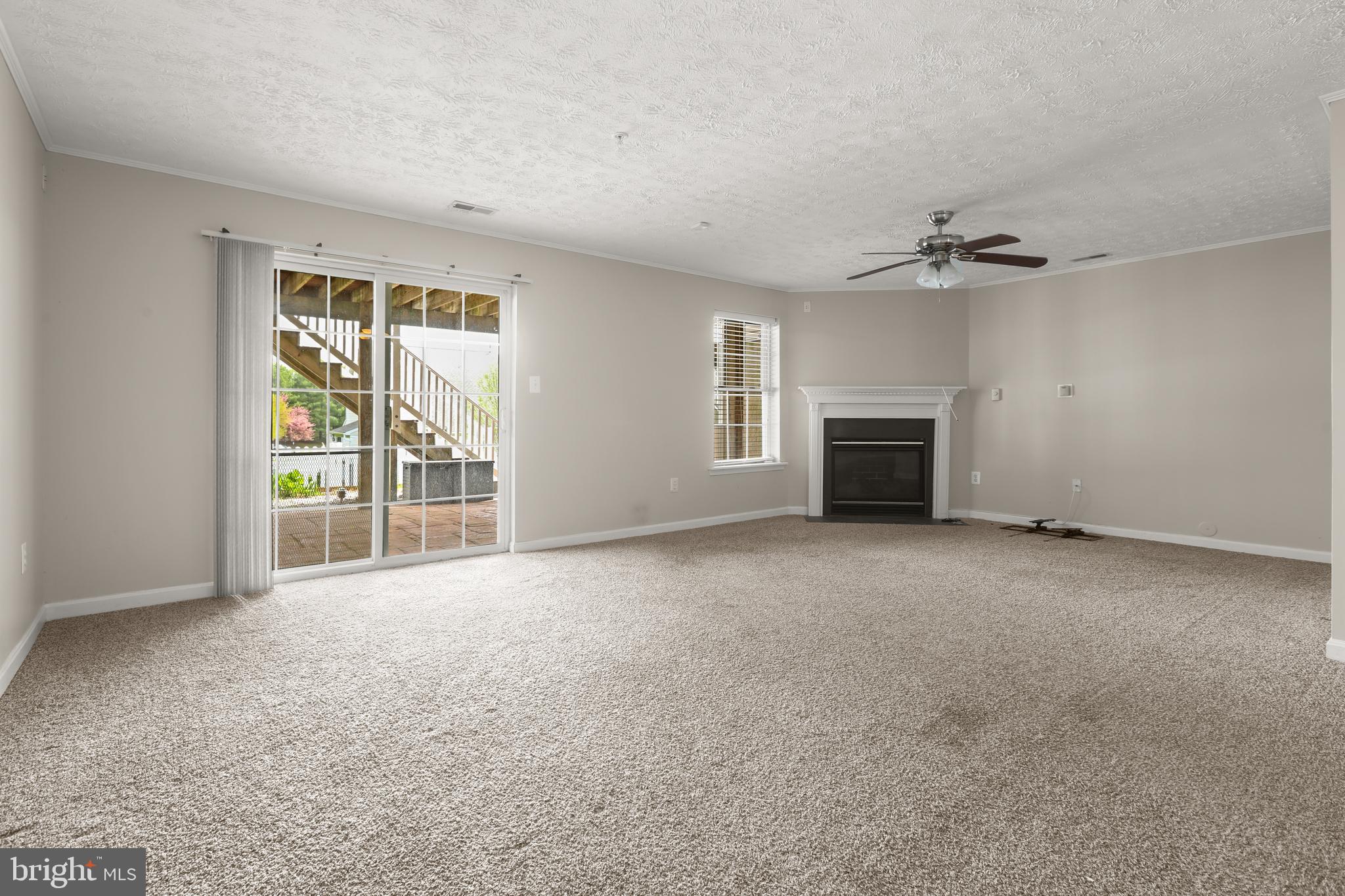 DEER SPRING - Residential