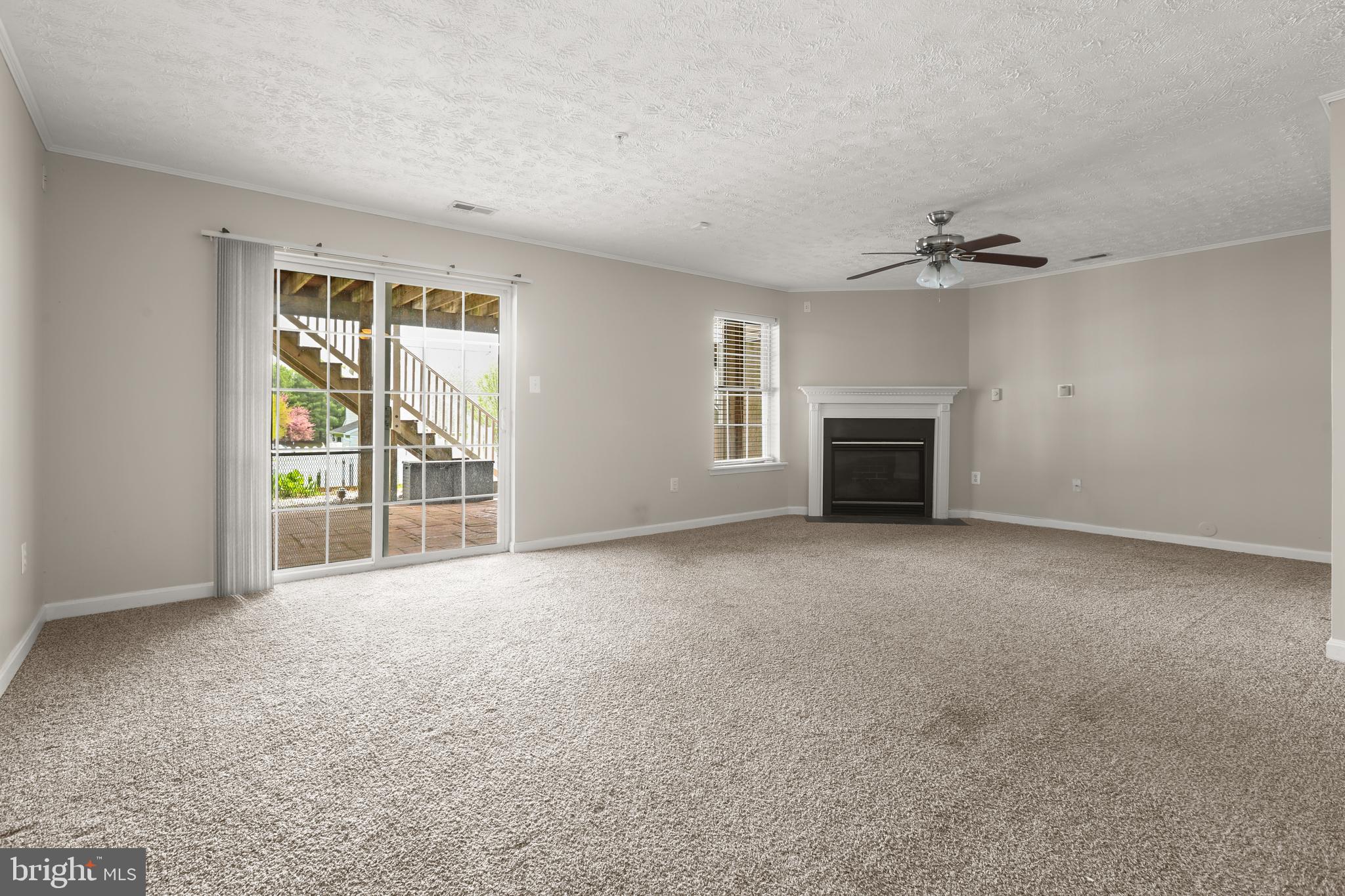 DEER SPRING - Residential