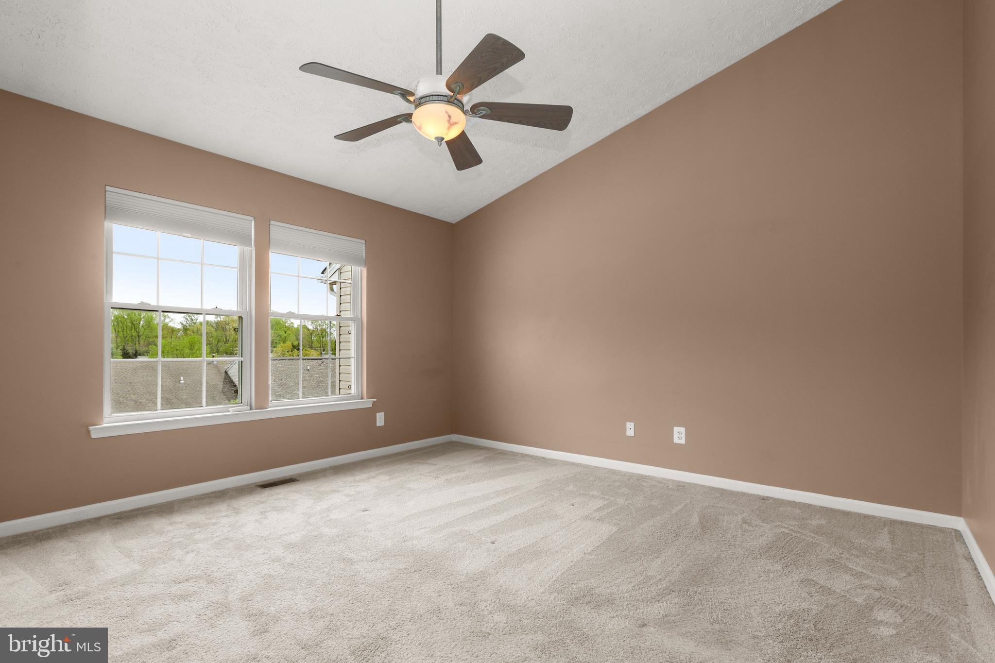 DEER SPRING - Residential