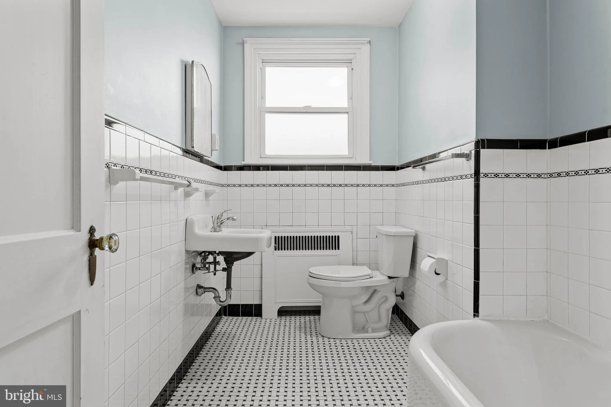 Lansdowne, Pennsylvania 19050, United States, 3 Bedrooms Bedrooms, ,3 BathroomsBathrooms,Residential,Active,232109