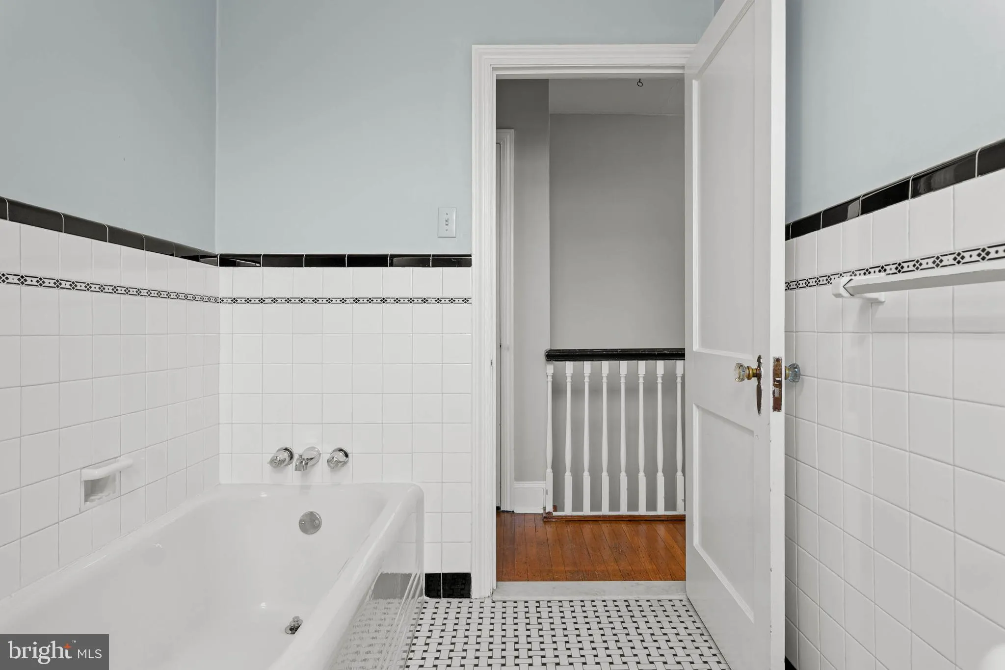 Lansdowne, Pennsylvania 19050, United States, 3 Bedrooms Bedrooms, ,3 BathroomsBathrooms,Residential,Active,232109